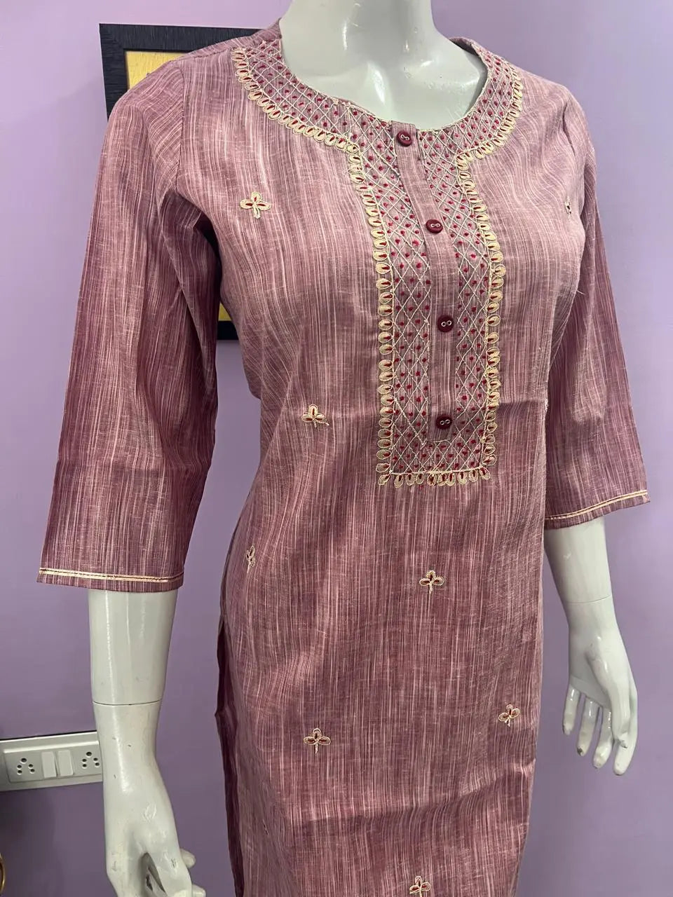 COTTON SILK EMBROIDED FEEDING KURTA WITH BOTH SIDED FEEDING ZIPPER mumzhug