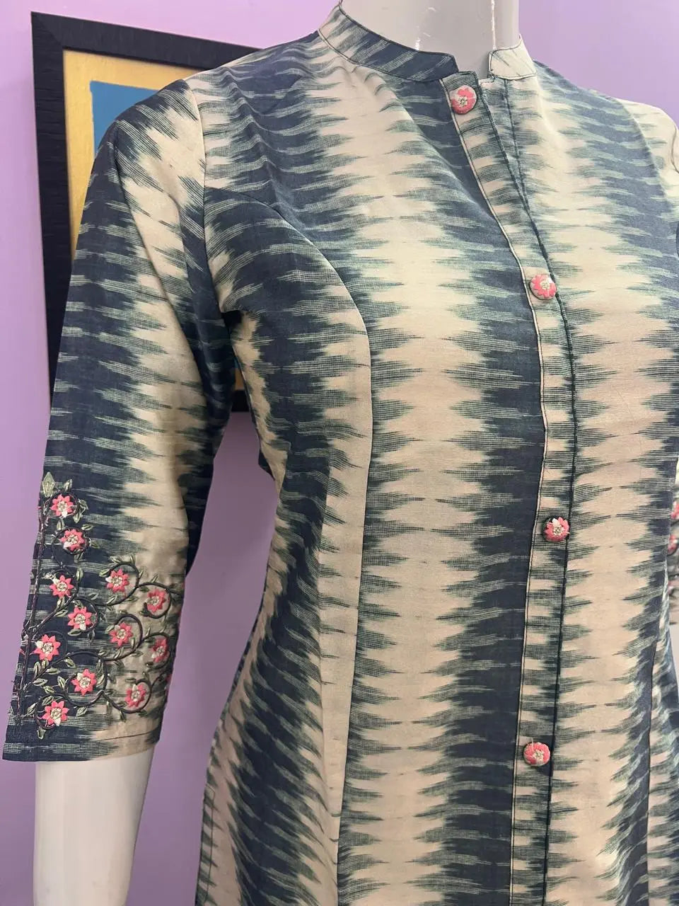 COTTON SILK EMBROIDED FEEDING KURTA WITH BOTH SIDED FEEDING ZIPPER mumzhug