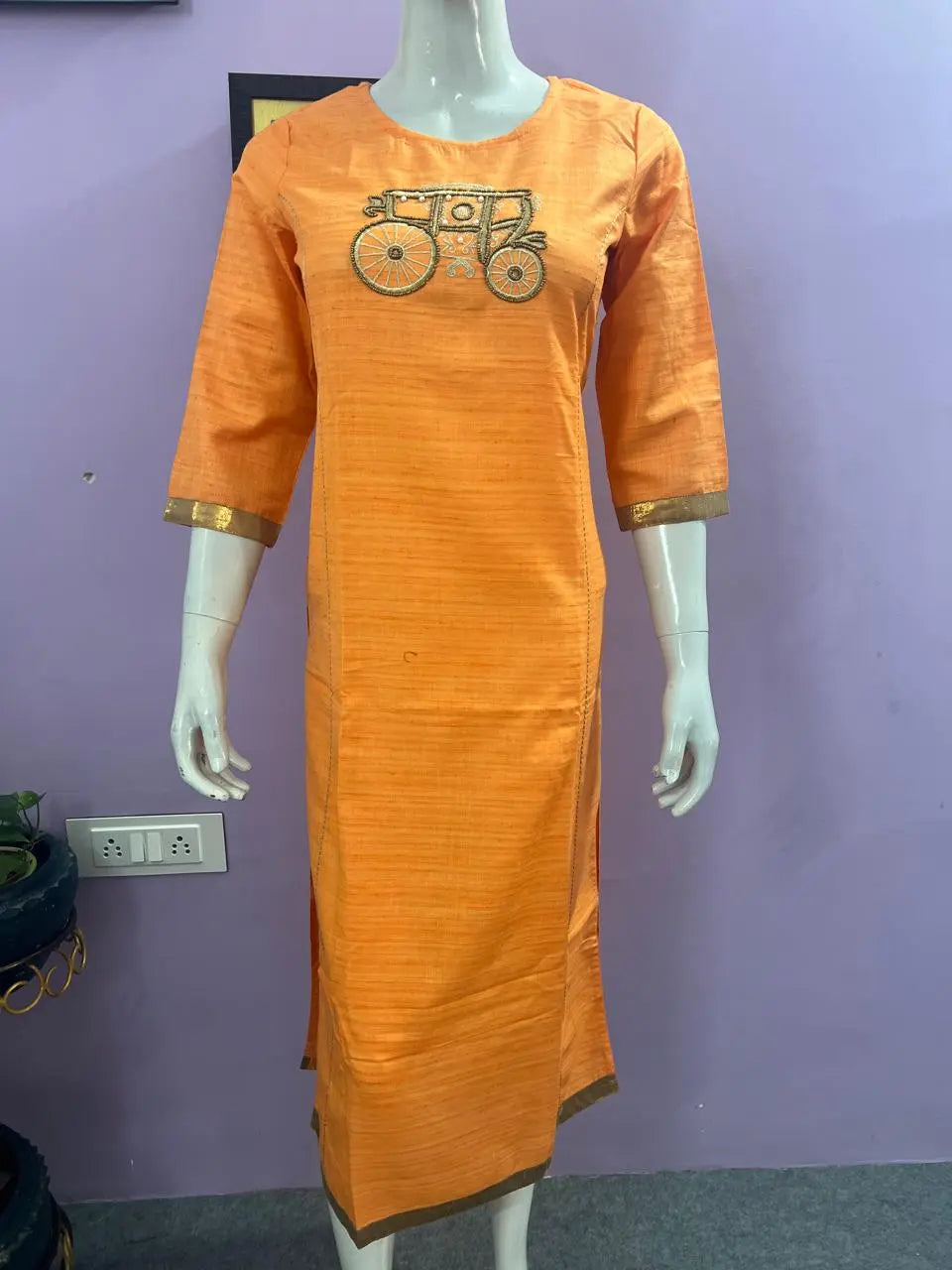 COTTON SILK EMBROIDED FEEDING KURTA WITH BOTH SIDED FEEDING ZIPPER mumzhug