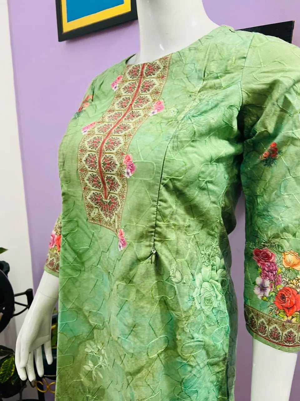 GREEN COLORED COTTON FLORAL PRINT NURSING AND FEEDING KURTA WITH BOTH SIDE FEEDING ZIPPER mumzhug