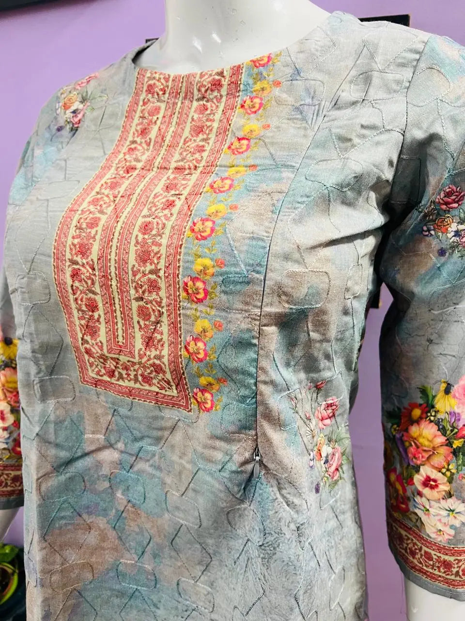 GREY COLORED COTTON FLORAL PRINT NURSING AND FEEDING KURTA WITH BOTH SIDE FEEDING ZIPPER mumzhug