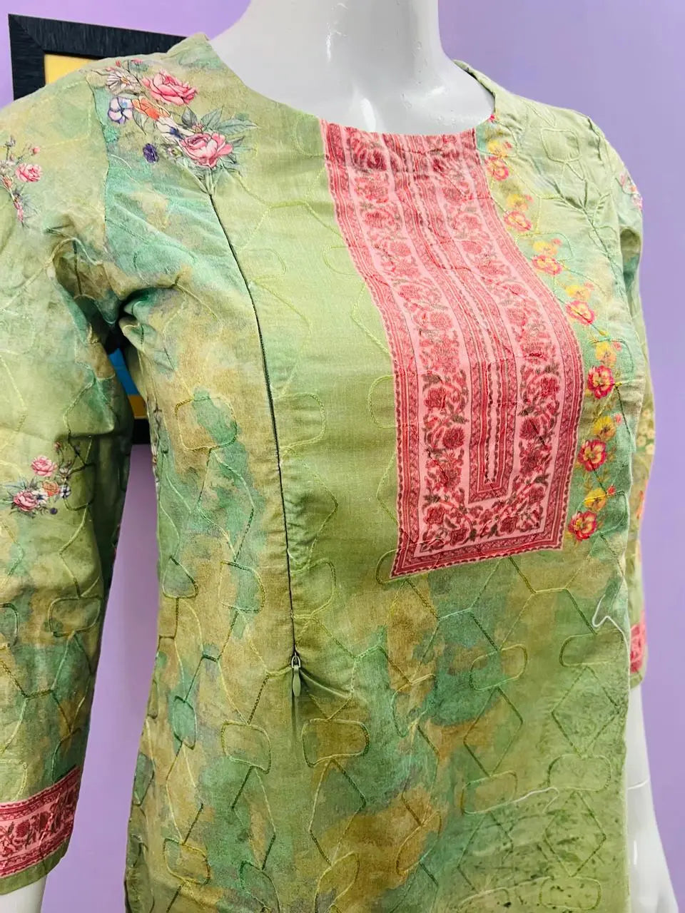 GREEN COLORED COTTON FLORAL PRINT NURSING AND FEEDING KURTA WITH BOTH SIDE FEEDING ZIPPER mumzhug