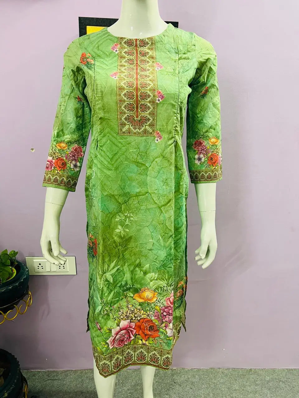 GREEN COLORED COTTON FLORAL PRINT NURSING AND FEEDING KURTA WITH BOTH SIDE FEEDING ZIPPER mumzhug