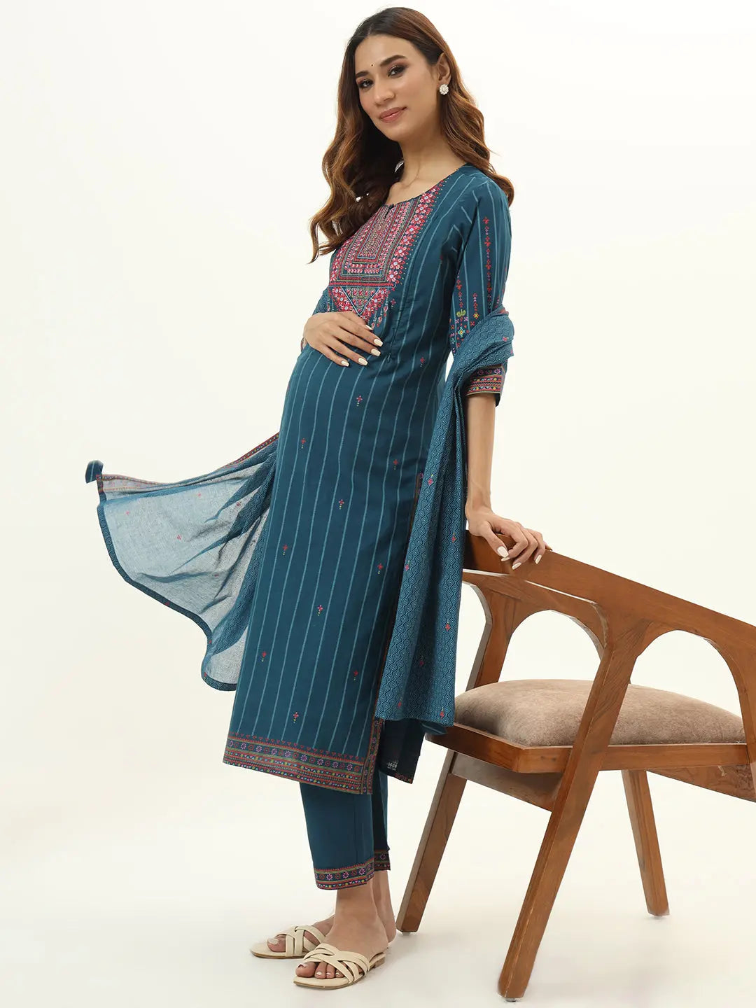 Cotton Panel Print Embroided Kurta With Pallao And Dupatta For Feeding And Maternity Purpose mumzhug