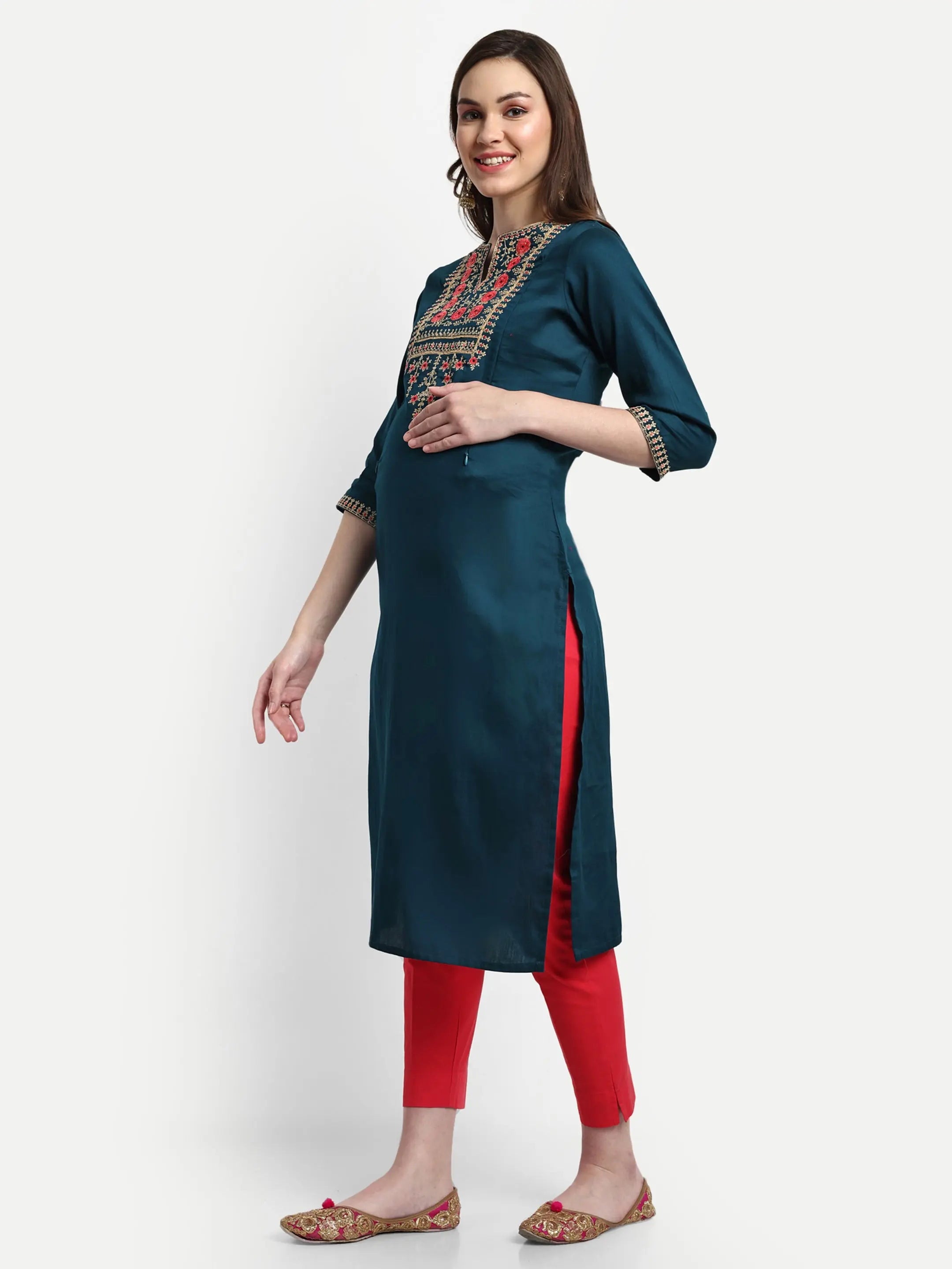 Women Embroidered Pure Silk Straight Kurta mumzhug