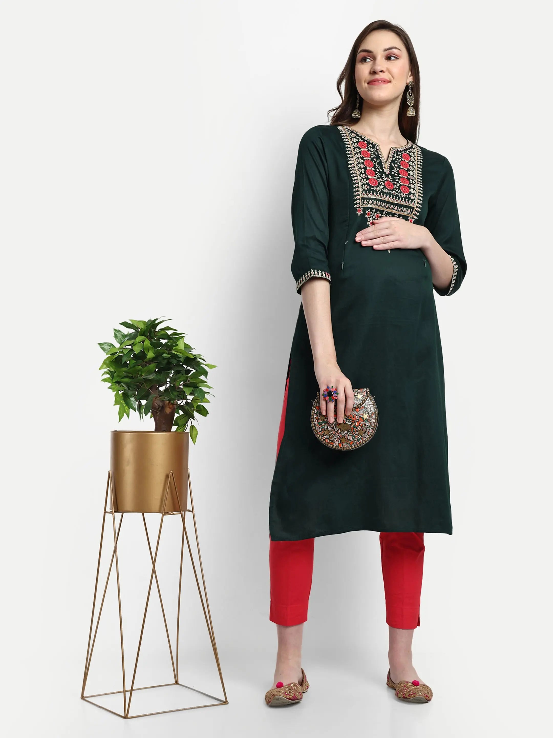 Women Embroidered Pure Silk Straight Kurta mumzhug