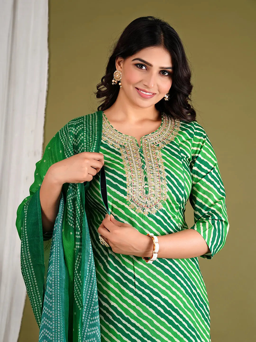 MUMZHUG FESTIVE GREEN HAND EMBROIDED WOMEN KURTA PANT AND DUPATTA SET FOR FEEDING AND MATERNITY PURPOSE mumzhug