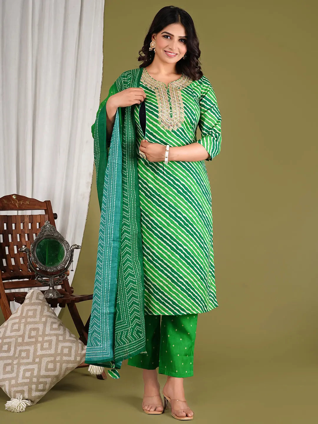 MUMZHUG FESTIVE GREEN HAND EMBROIDED WOMEN KURTA PANT AND DUPATTA SET FOR FEEDING AND MATERNITY PURPOSE mumzhug