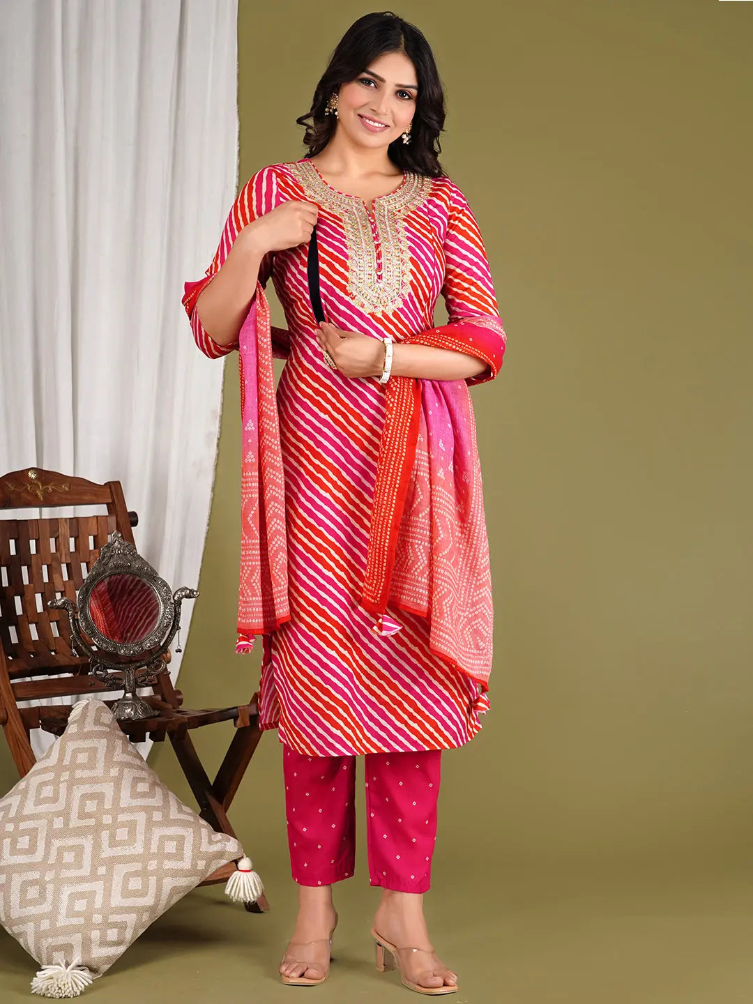 MUMZHUG RANI COLORED HAND EMBROIDED KURTA PANT & DUPATTA SET FOR WOMEN FOR FEEDING AND MATERNITY PURPOSE mumzhug