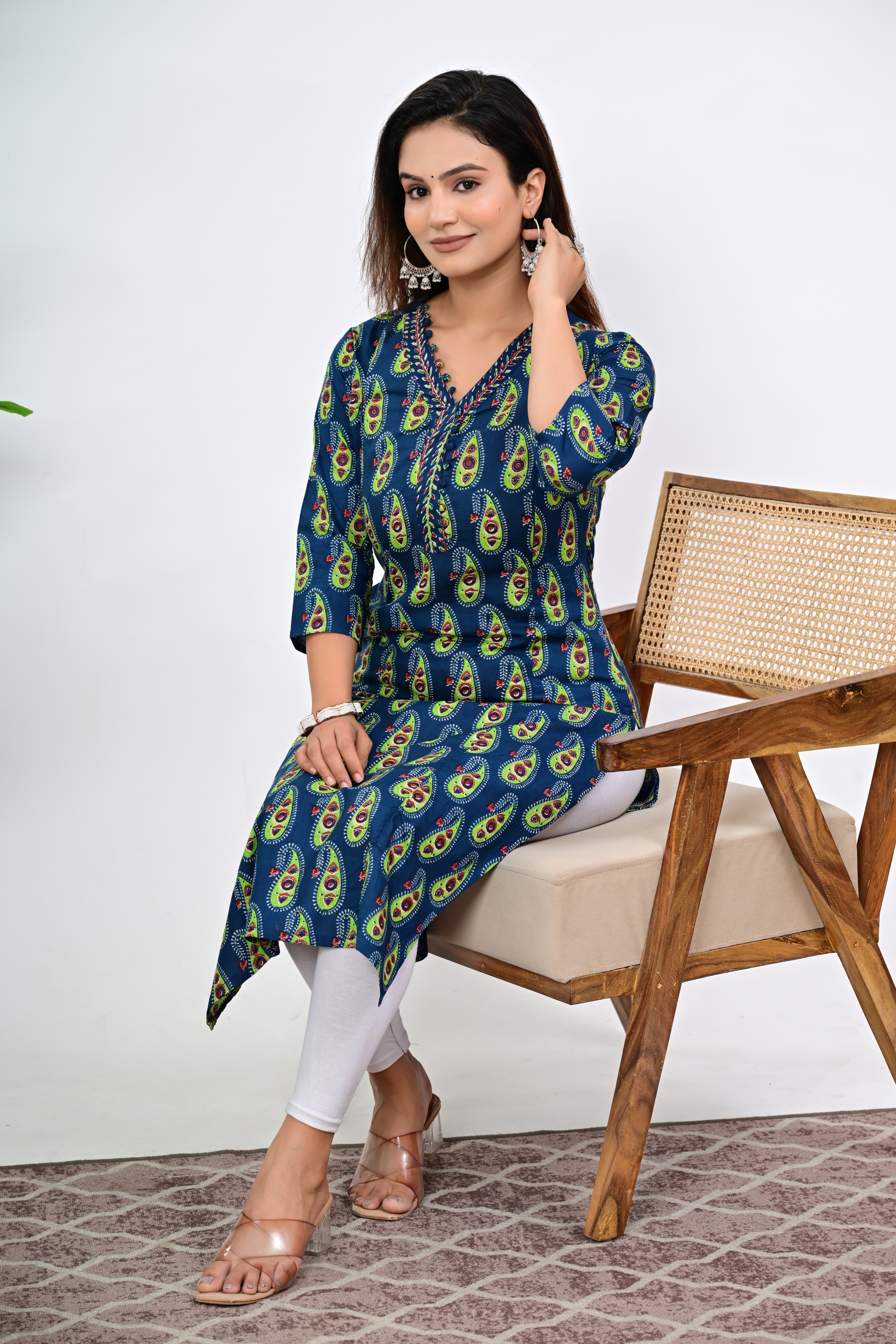 Mumzhug Pure Cotton Jaipuri Paisely Print Feeding Kurta with Side Zipper