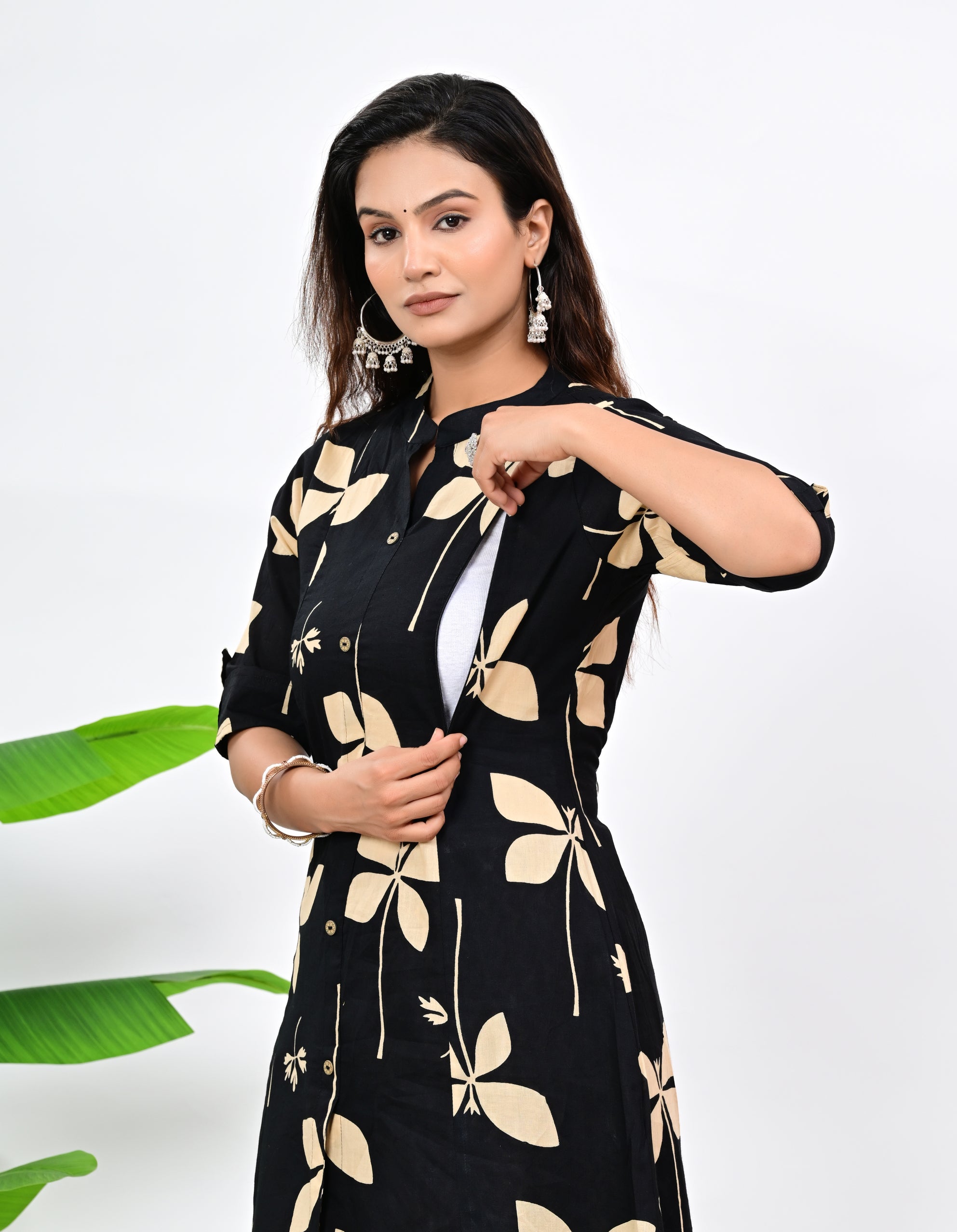 Mumzhug Pure Cotton Black Colored Leaf Print Feeding Kurta Pallazo Set