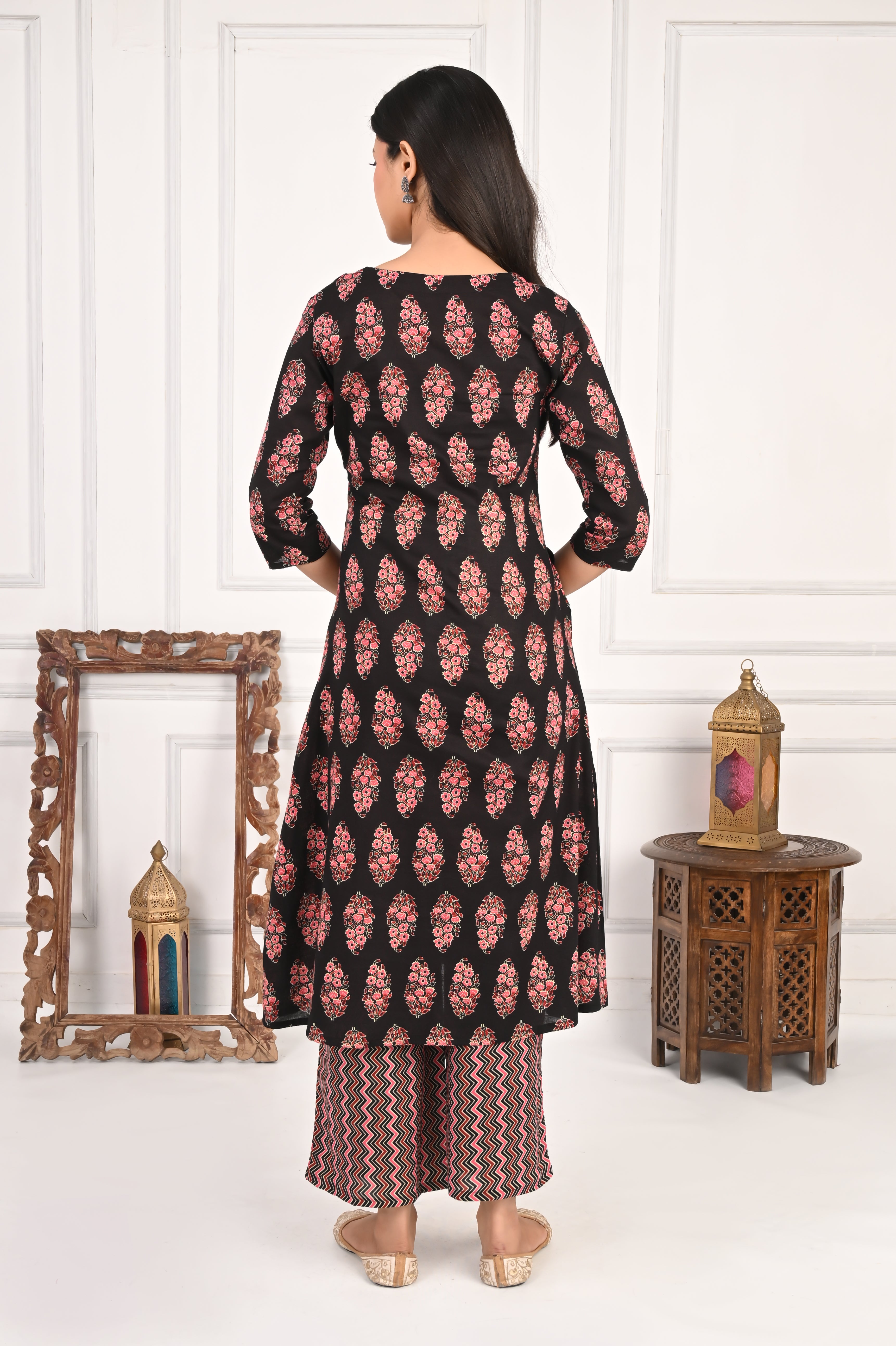 Mumzhug Pure Cotton Black Jaipuri Print Feeding Cord Set with Both Side Feeding Zipper