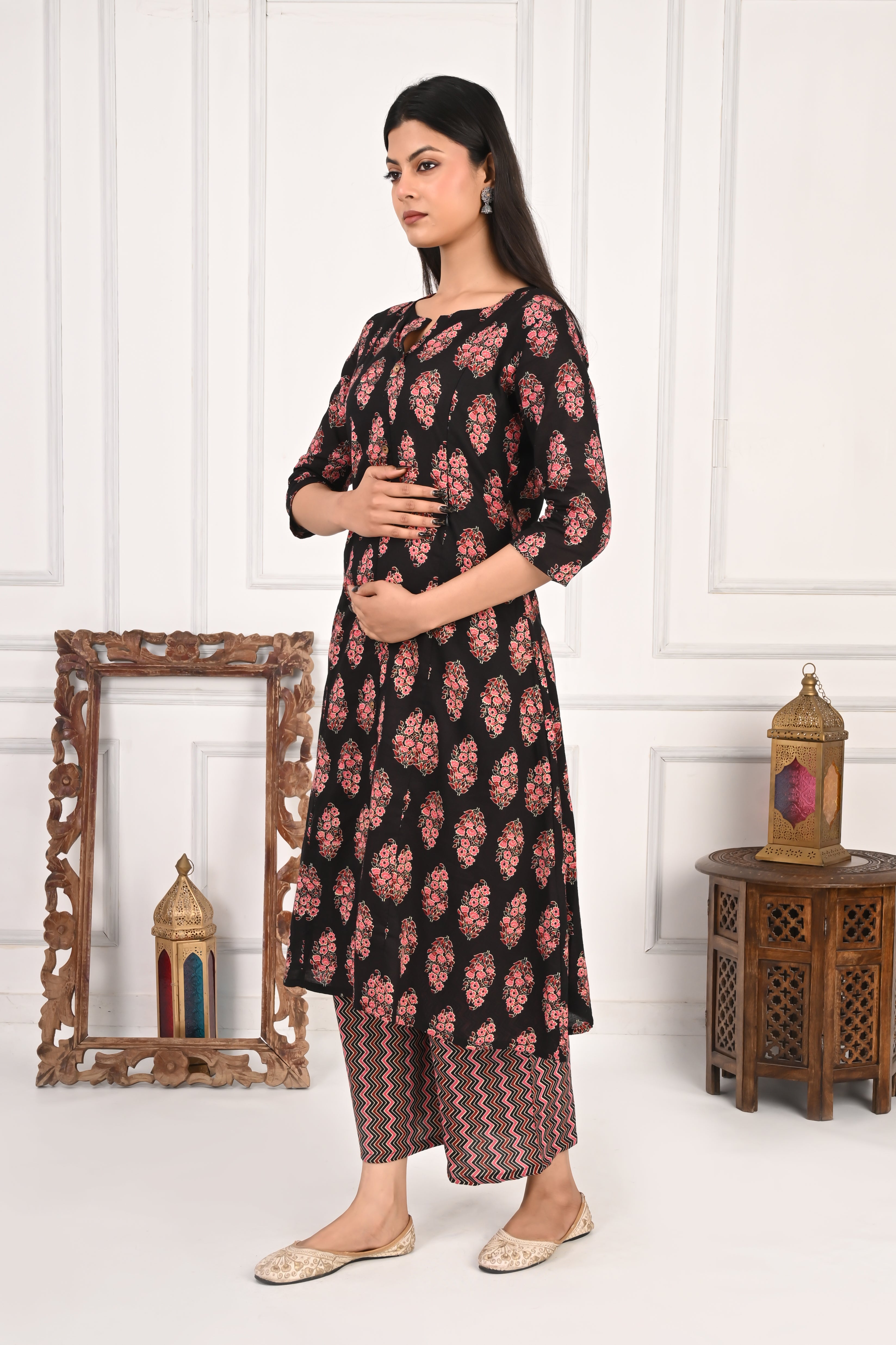 Mumzhug Pure Cotton Black Jaipuri Print Feeding Cord Set with Both Side Feeding Zipper