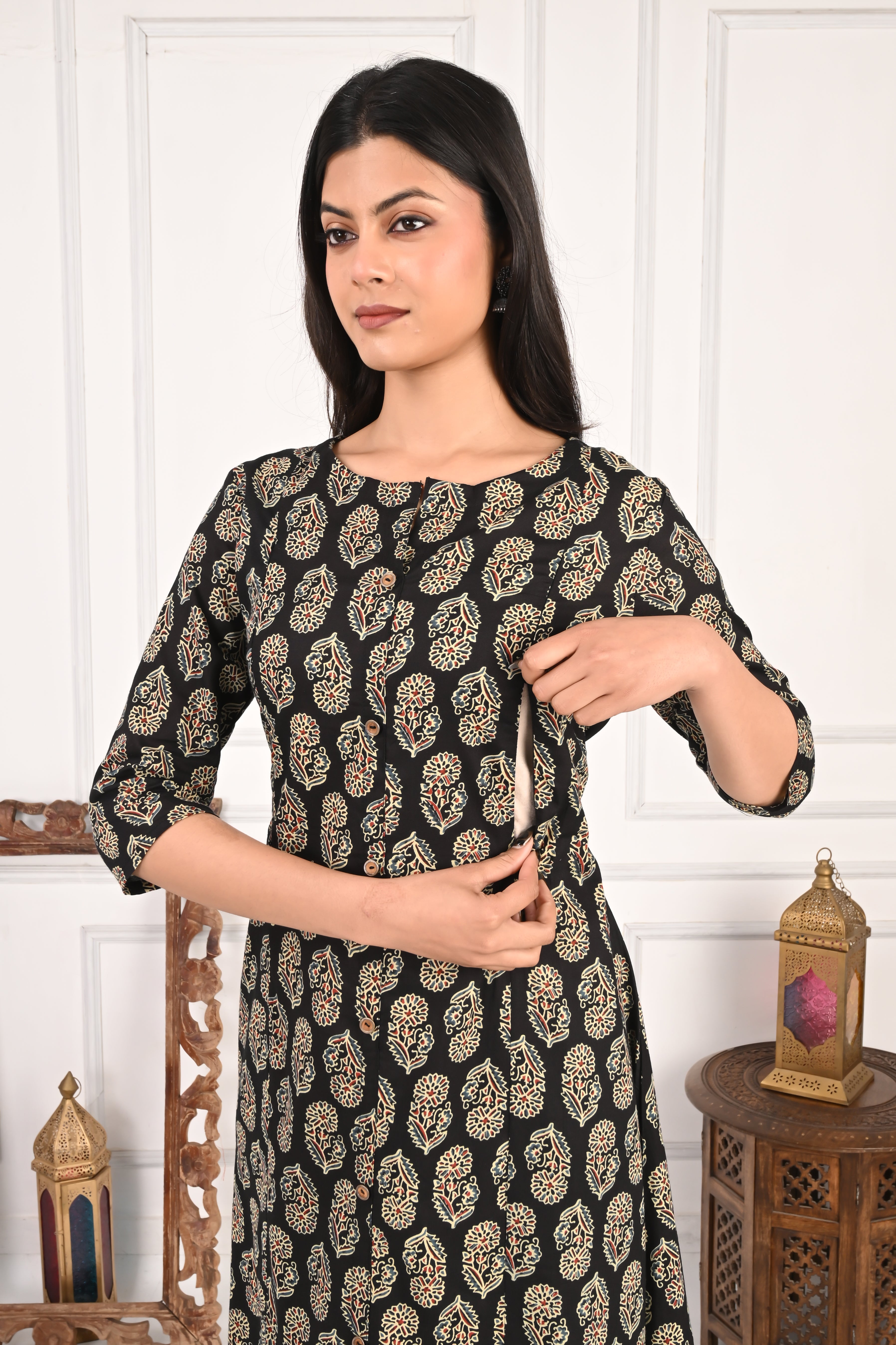 Mumzhug Pure Cotton Black Jaipuri Booti Print Feeding Cord Set with Both Side Feeding Zipper