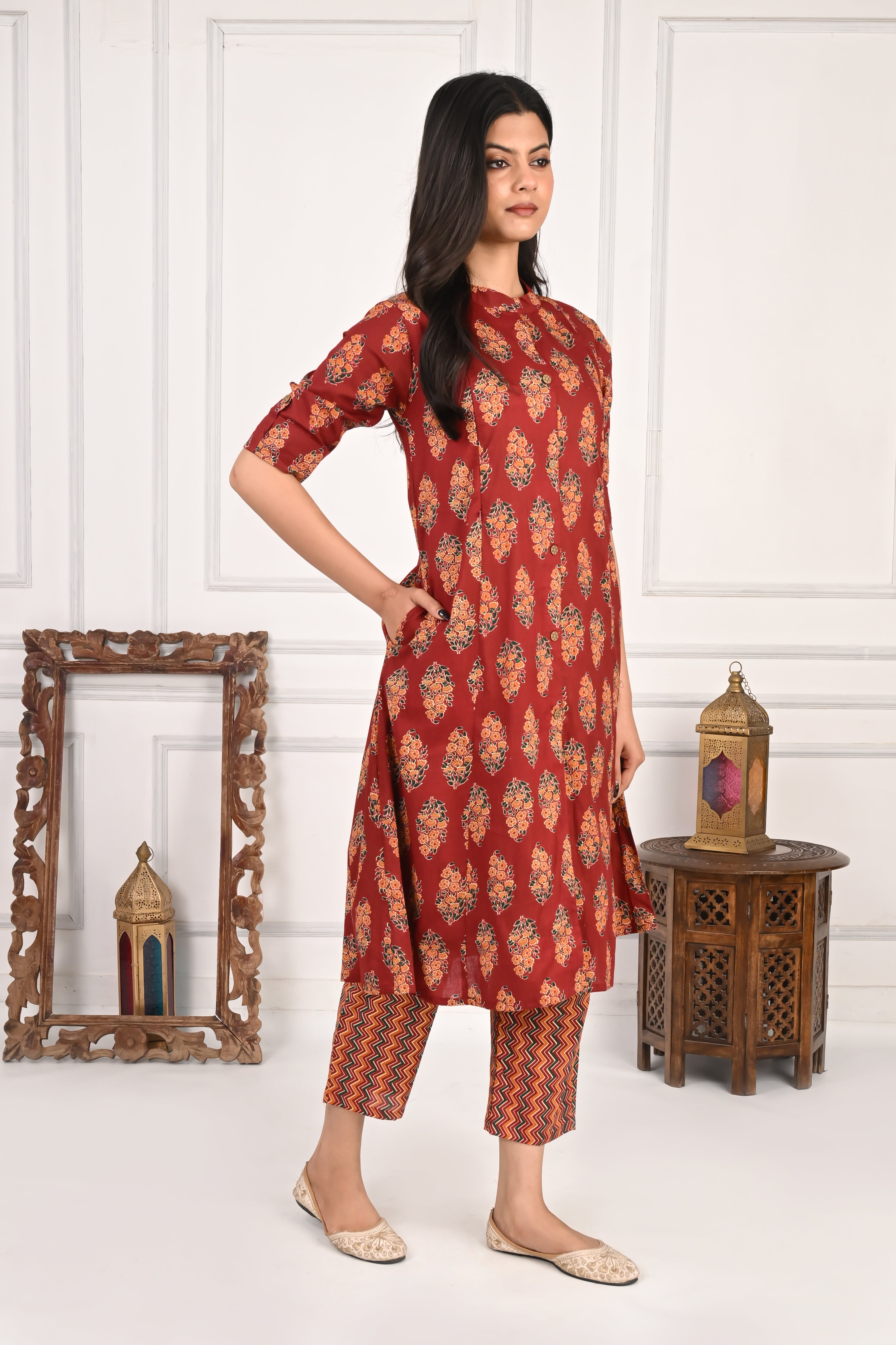 Mumzhug Pure Cotton Maroon Jaipuri Print Feeding Cord Set with Side Pocket