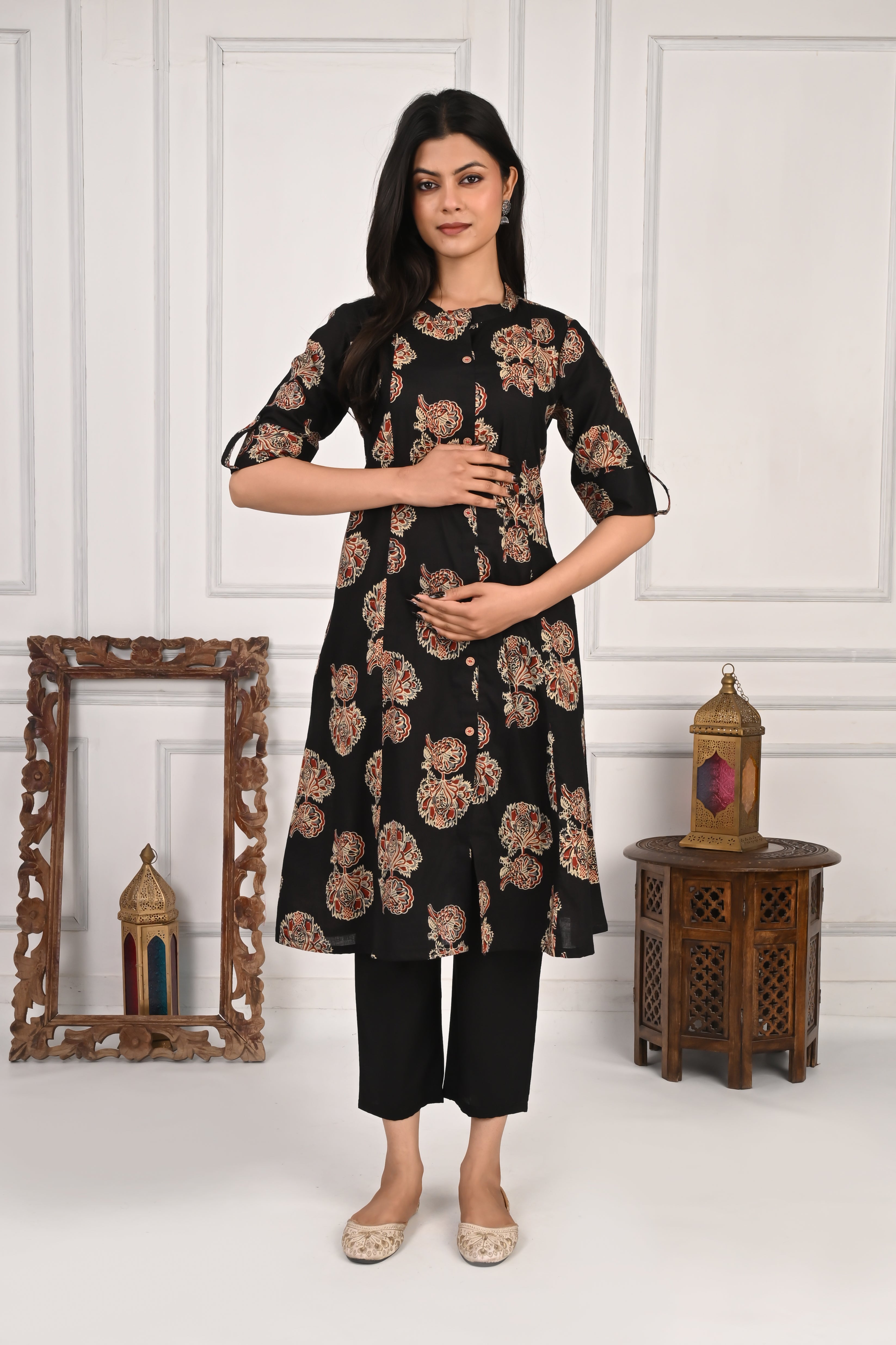 Mumzhug Jaipuri Print Pure Cotton Black Feeding Cord Set with Side Pocket