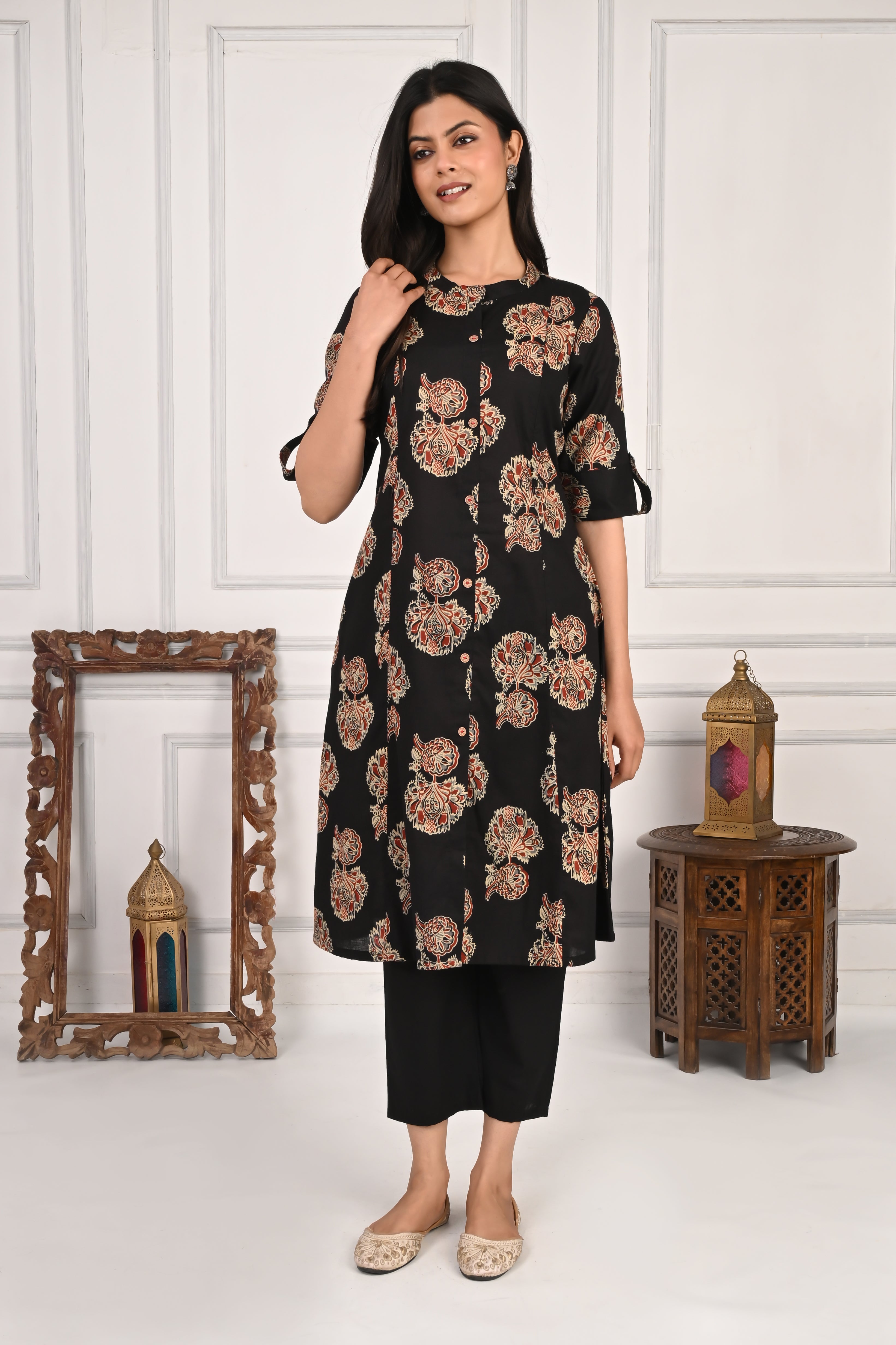 Mumzhug Jaipuri Print Pure Cotton Black Feeding Cord Set with Side Pocket