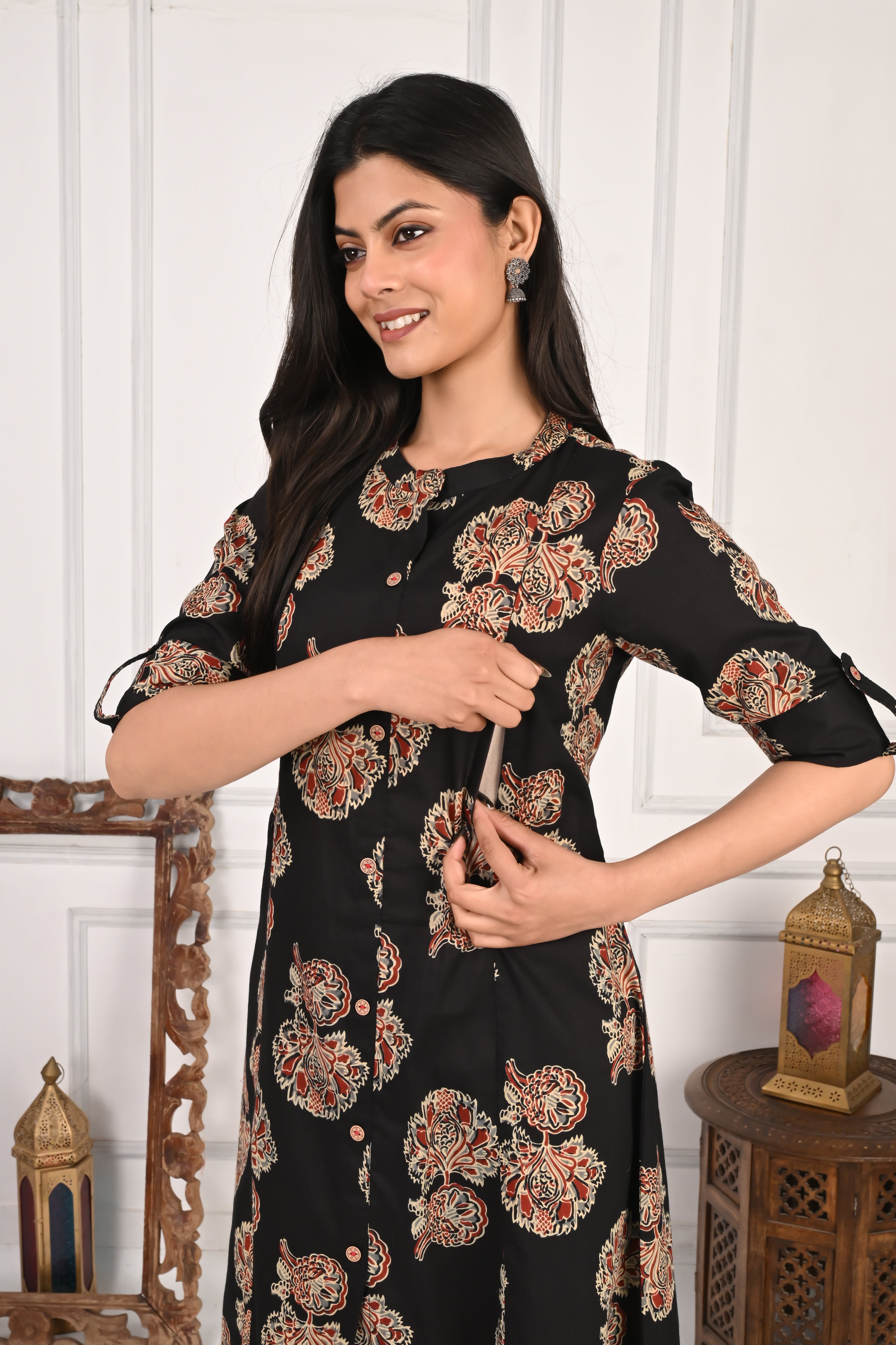 Mumzhug Jaipuri Print Pure Cotton Black Feeding Cord Set with Side Pocket