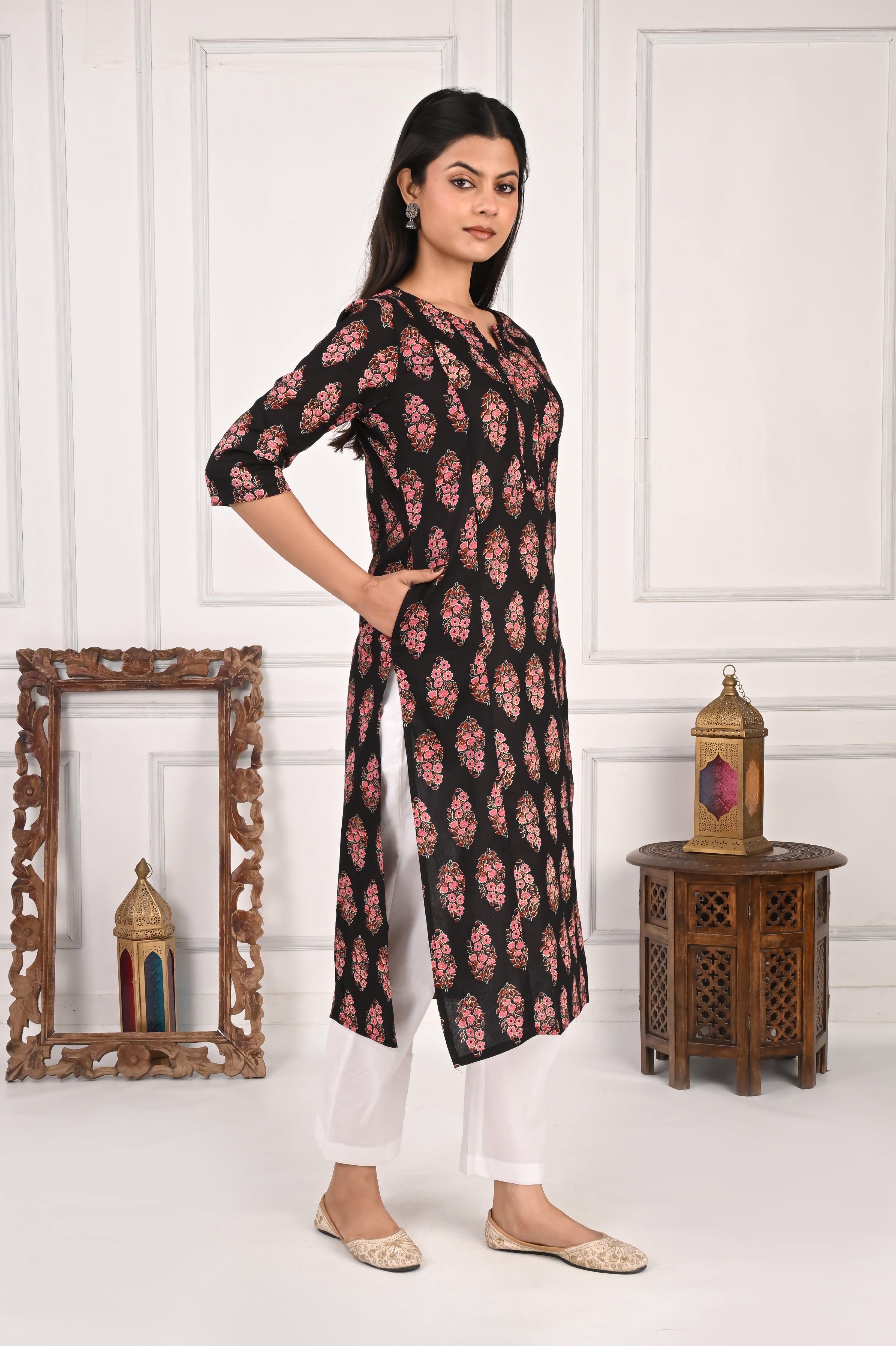 Mumzhug Black Jaipuri Print Pure Cotton Feeding Kurta