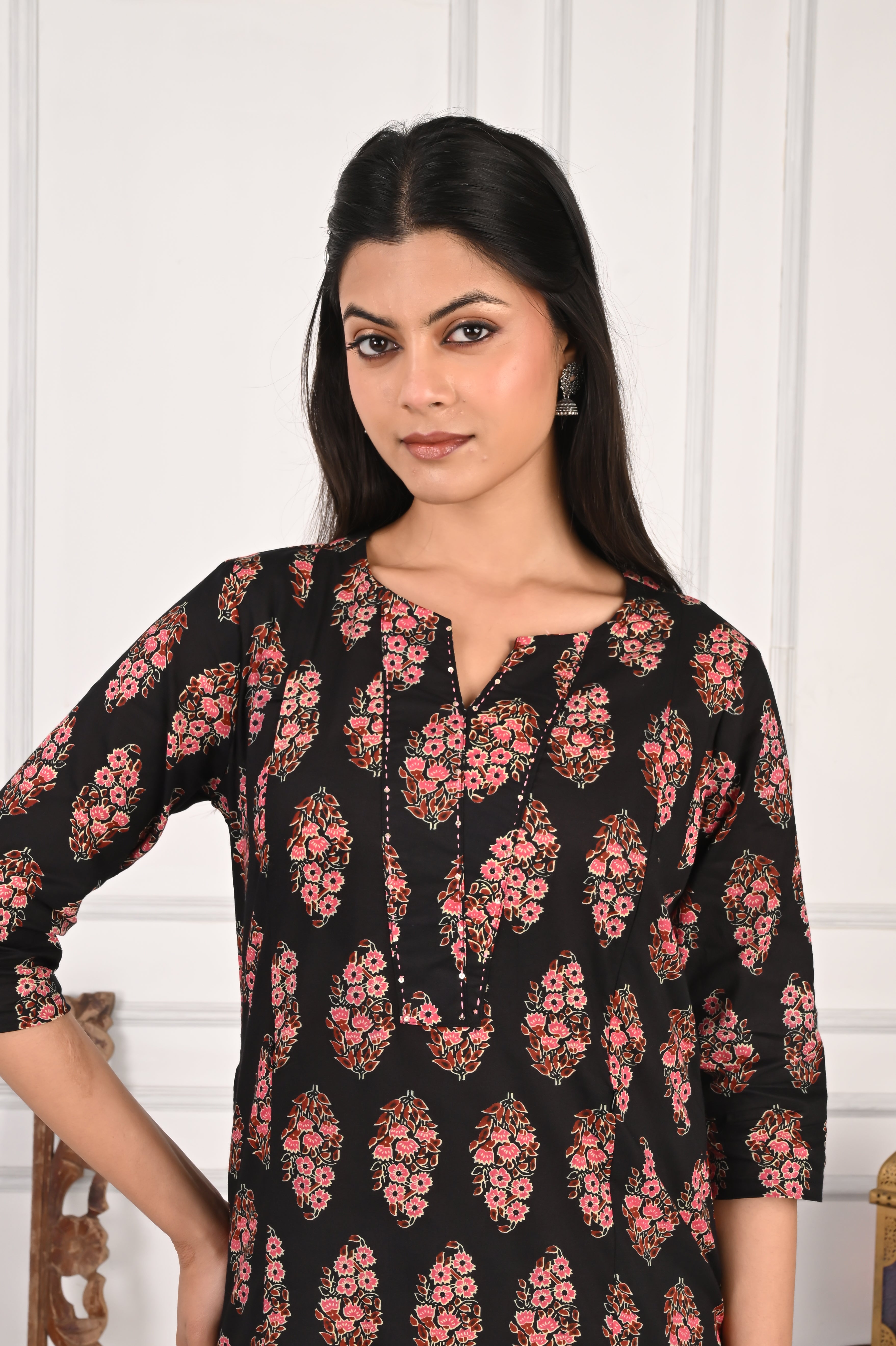 Mumzhug Black Jaipuri Print Pure Cotton Feeding Kurta