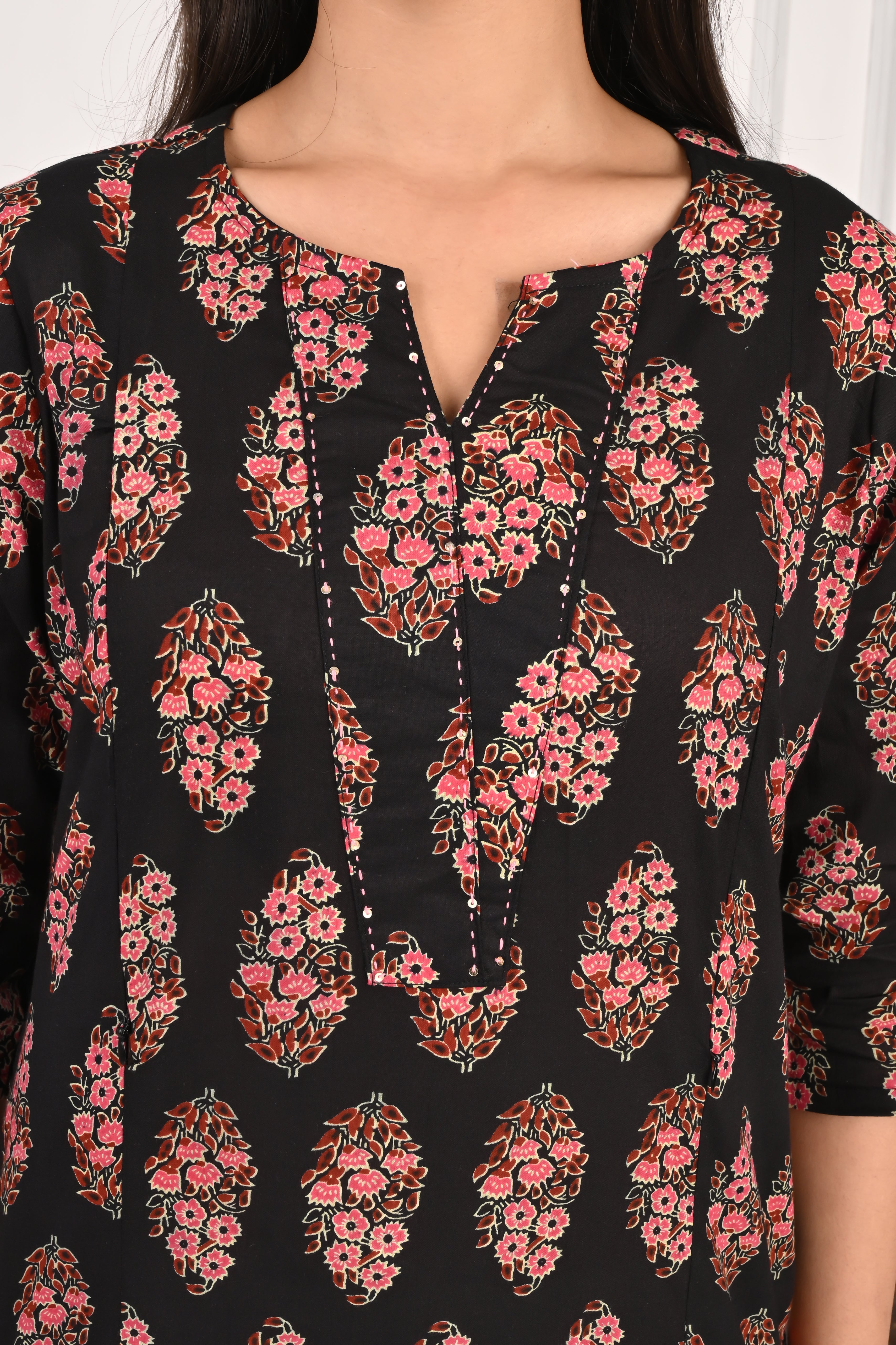 Mumzhug Black Jaipuri Print Pure Cotton Feeding Kurta