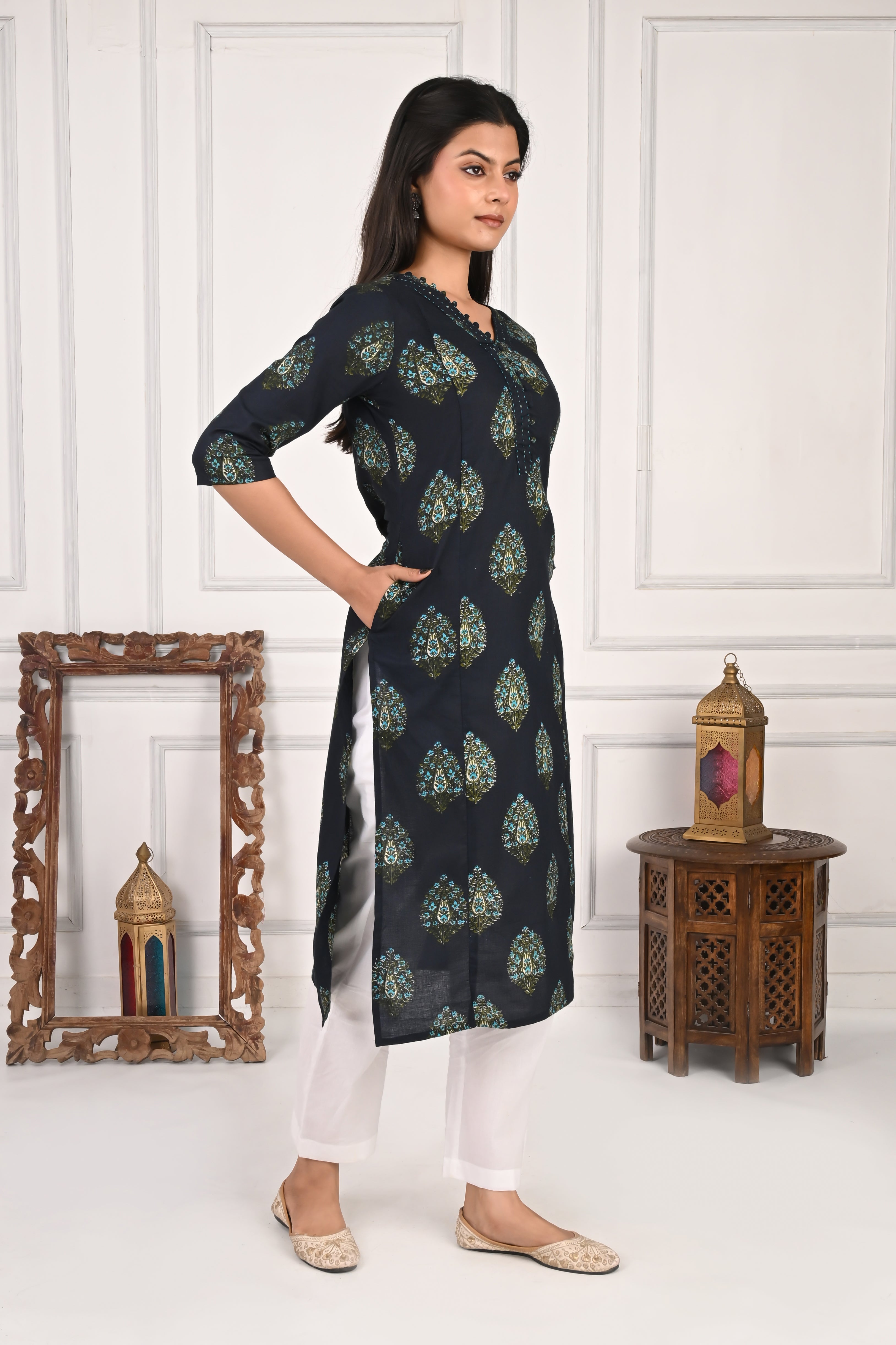 Mumzhug Navy Blue Pure Cotton Jaipuri Print Feeding Kurta