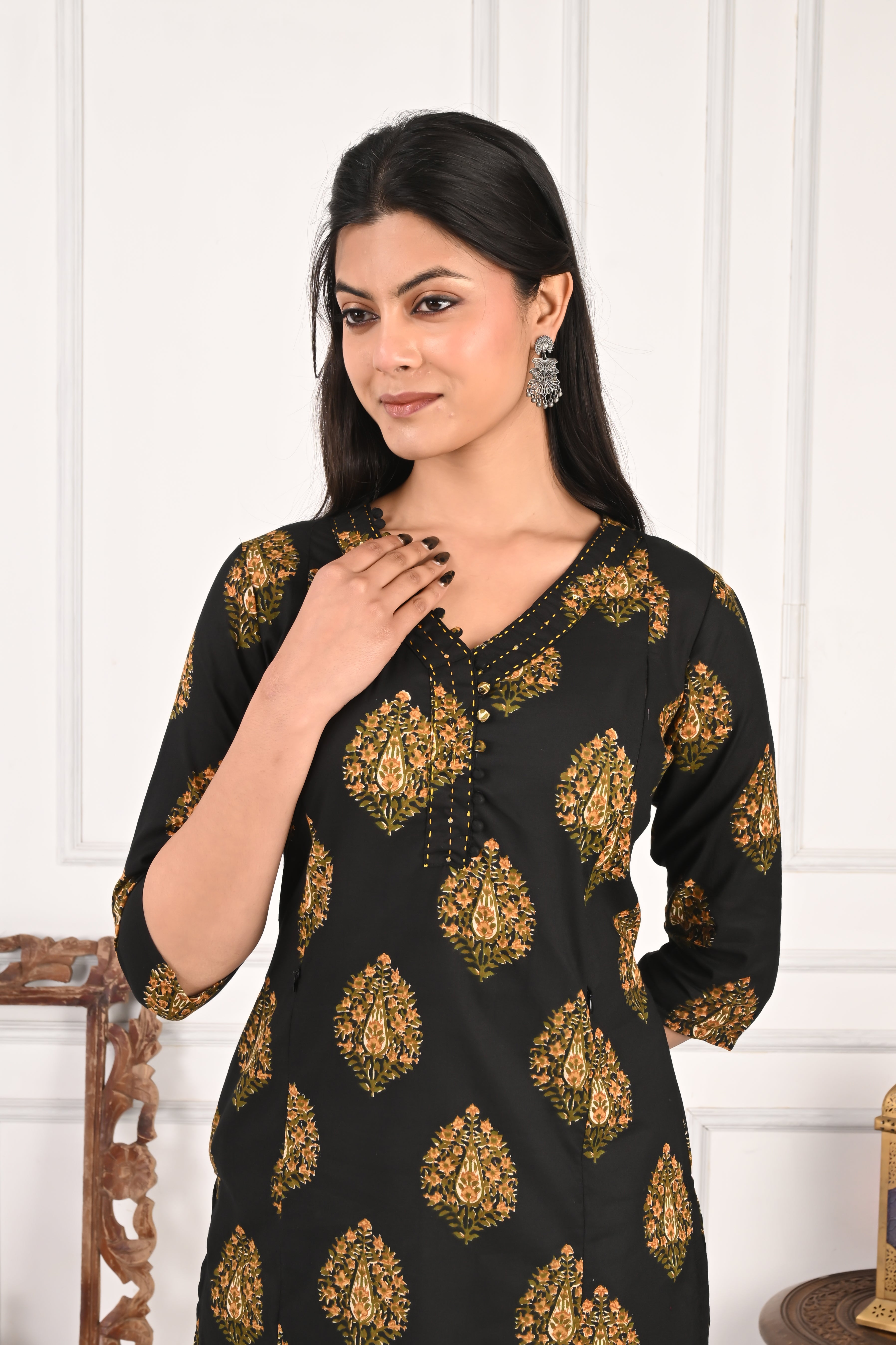 Mumzhug Black Pure Cotton Jaipuri Print Feeding Kurta