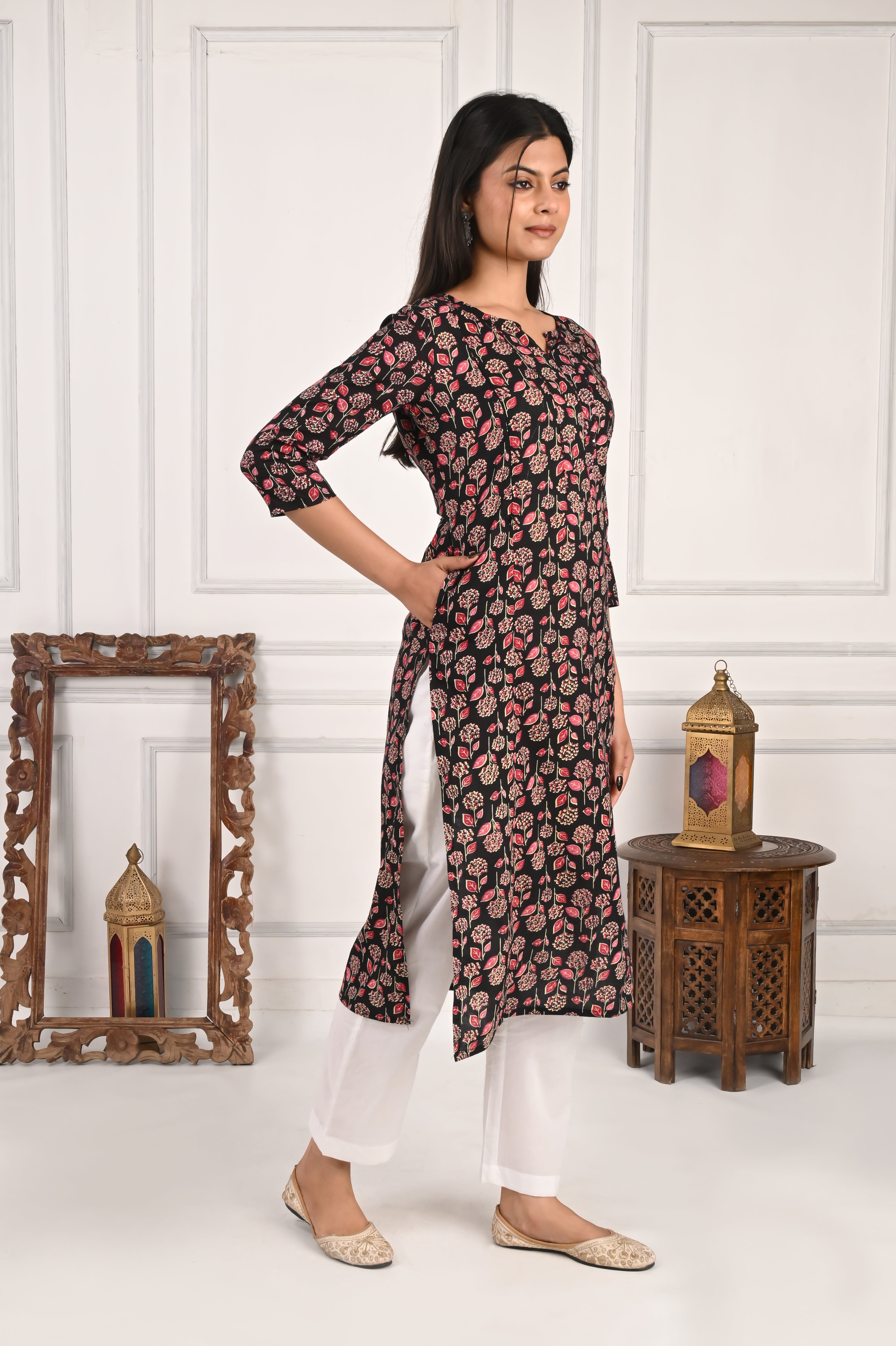 Mumzhug Black Color Jaipuri Print Pure Cotton Feeding Kurta
