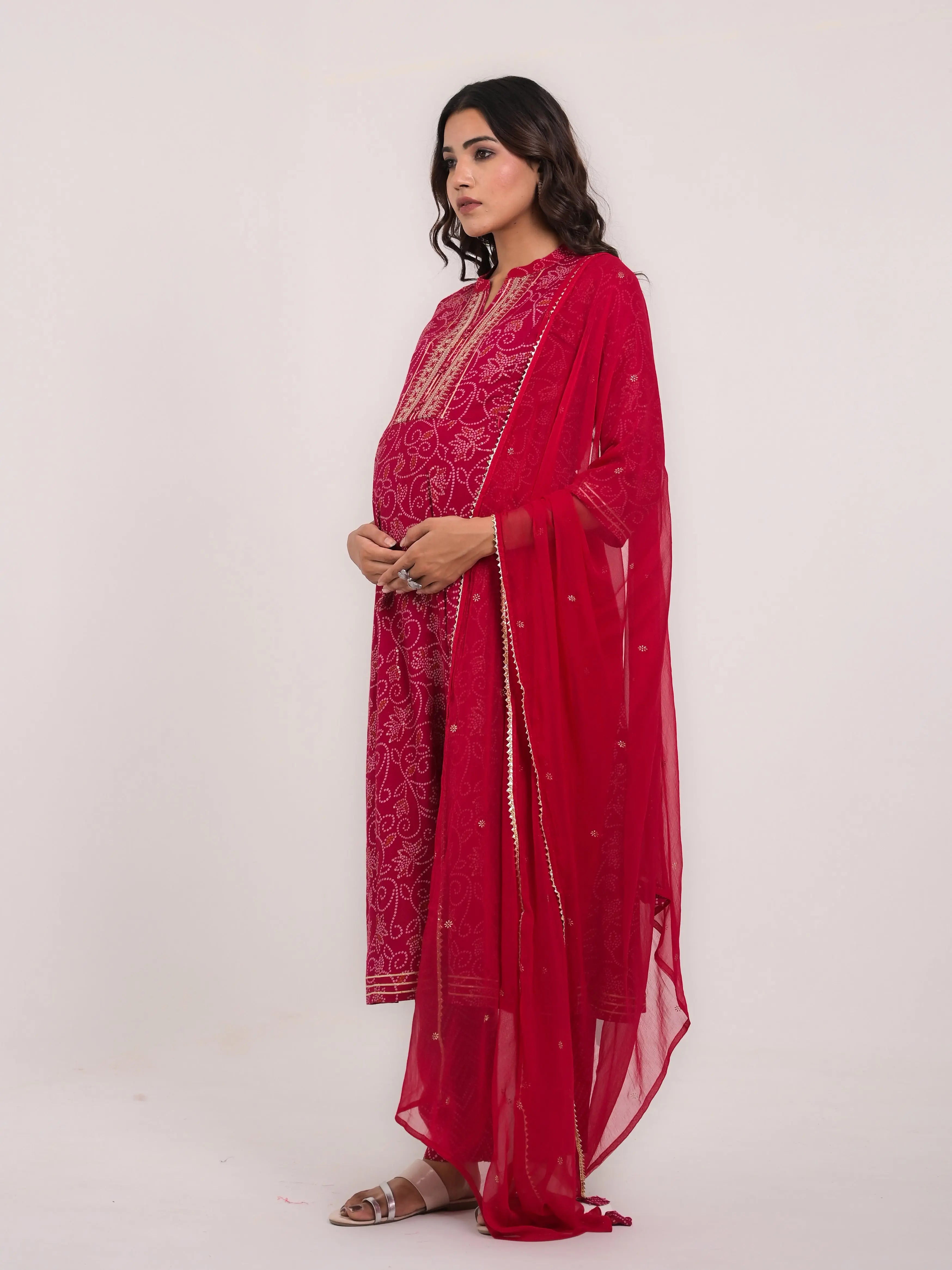 Mumzhug maslin embroided kurta with pant and dupatta for maternity and feeding purpose mumzhug