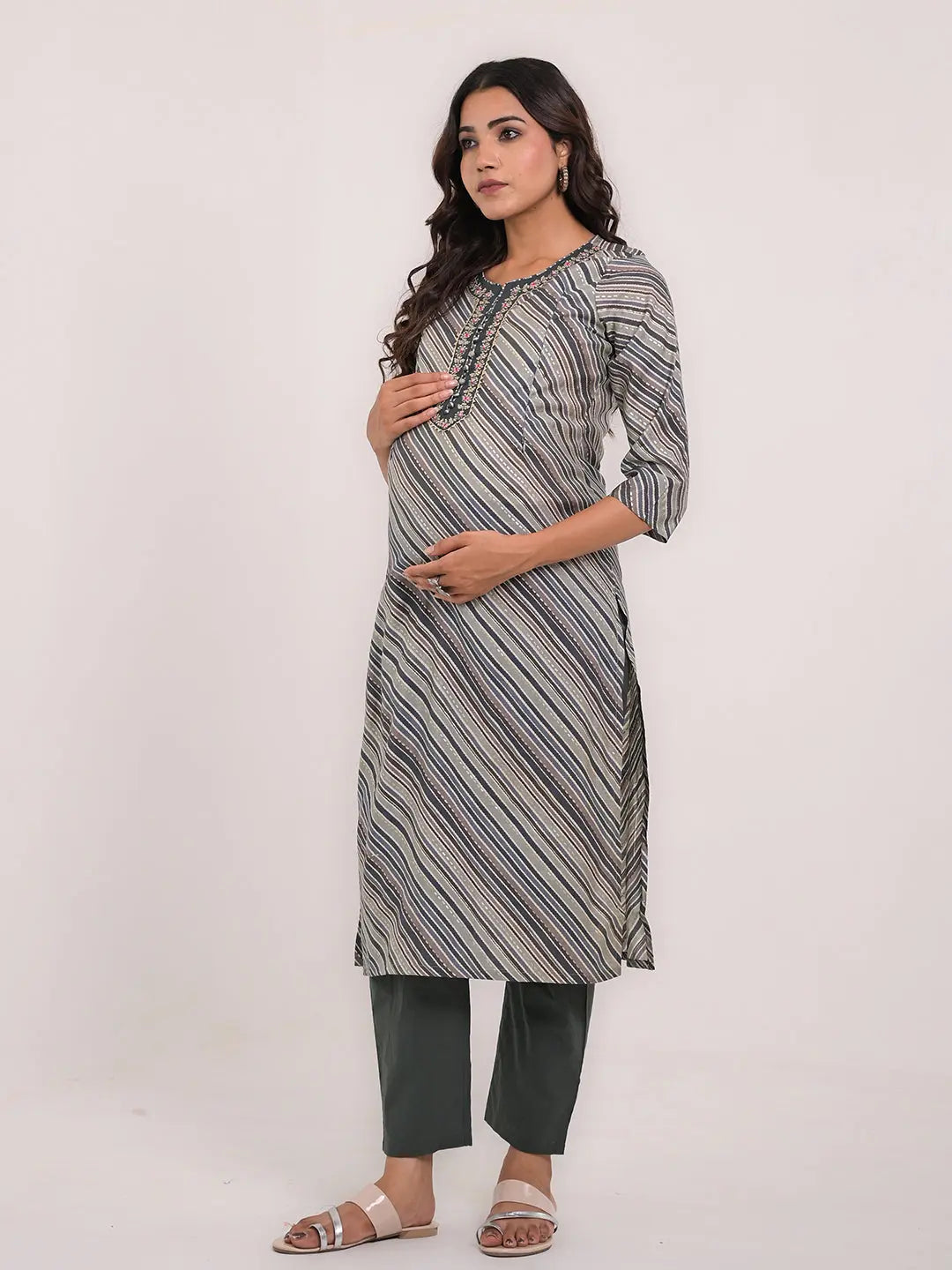 MUMZHUG LEHARIYA PRINT MASLIN KURTA PANT AND DUPATTA SET FOR FEEDING AND MATERNITY PURPOSE mumzhug