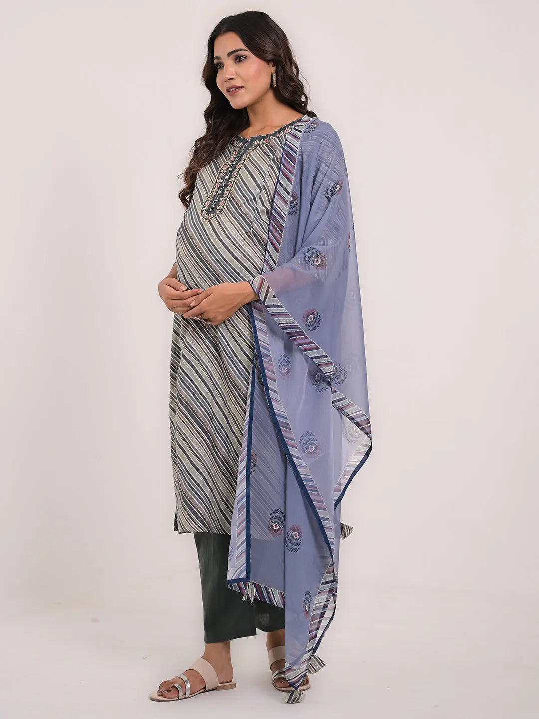 MUMZHUG LEHARIYA PRINT MASLIN KURTA PANT AND DUPATTA SET FOR FEEDING AND MATERNITY PURPOSE mumzhug