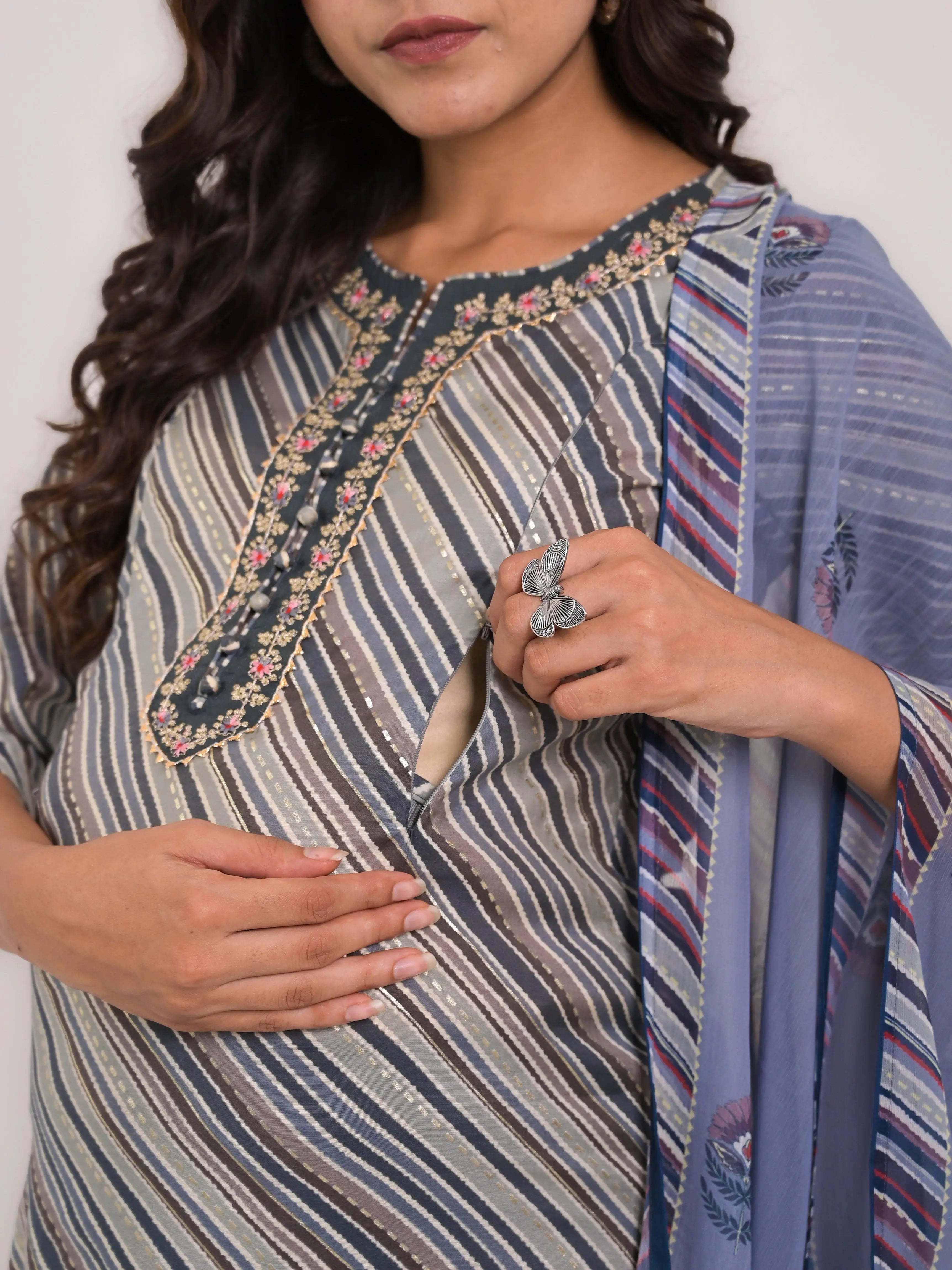 Mumzhug maslin embroided kurta with pant and dupatta for maternity and feeding purpose mumzhug