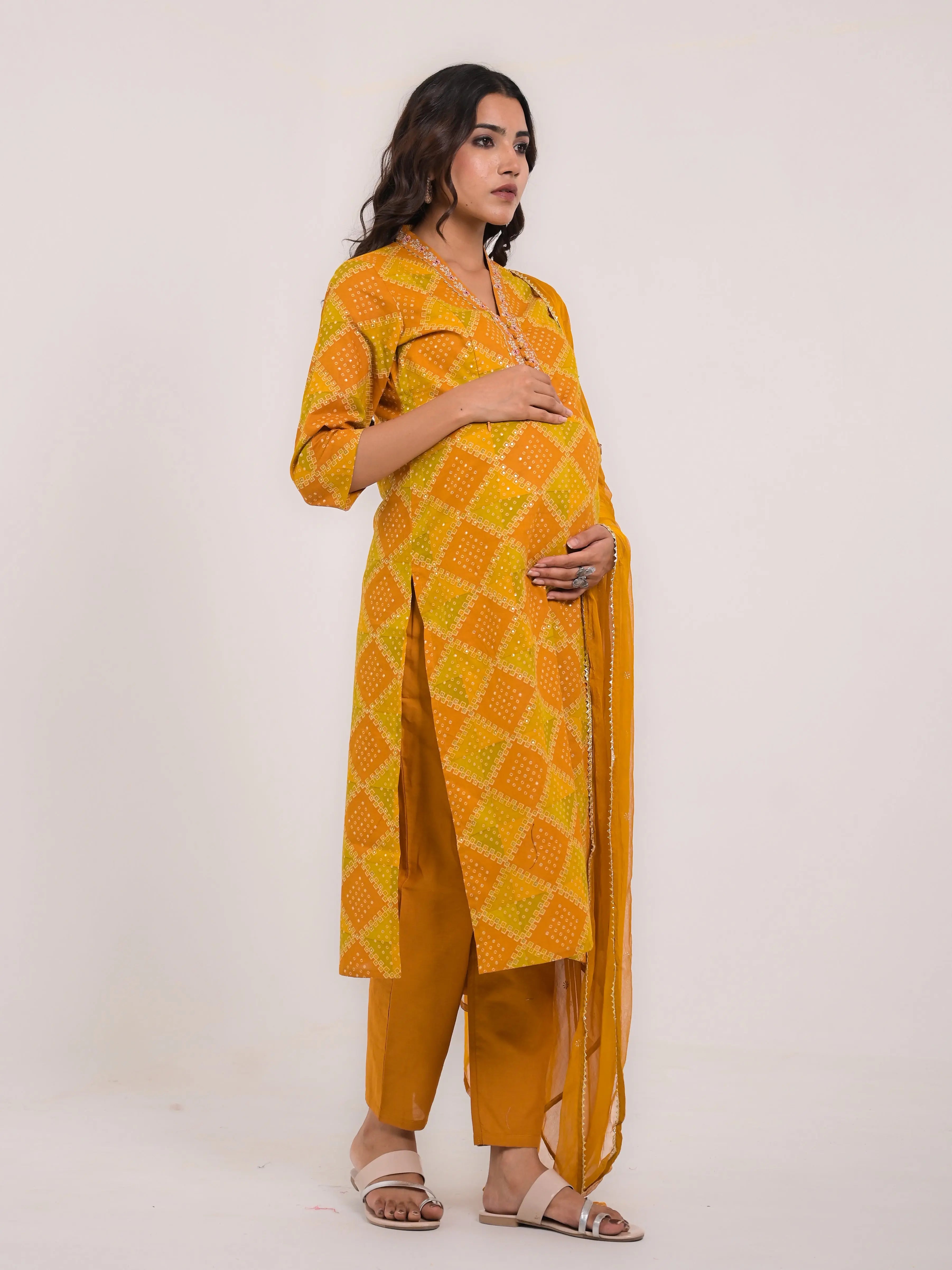 Mumzhug cotton embroided kurta with pant and dupatta for maternity and feeding purpose mumzhug