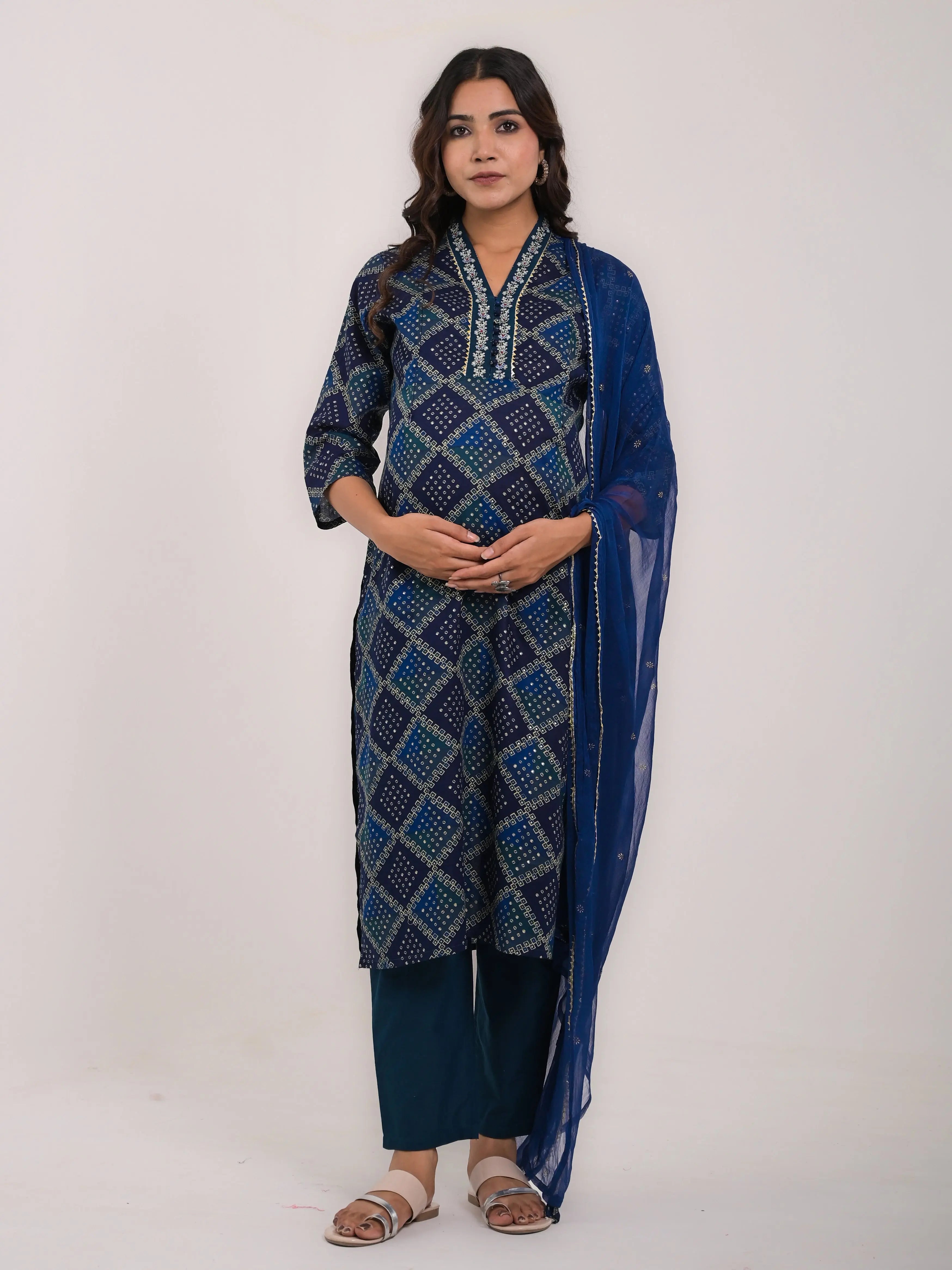 Mumzhug cotton embroided kurta with pant and dupatta for maternity and feeding purpose mumzhug