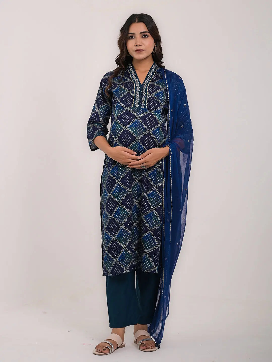 MUMZHUG BLUE COLORED BANDHEJ PRINT COTTON KURTA PANT AND DUPATTA FOR FEEDING AND MATERNITY PURPOSE mumzhug