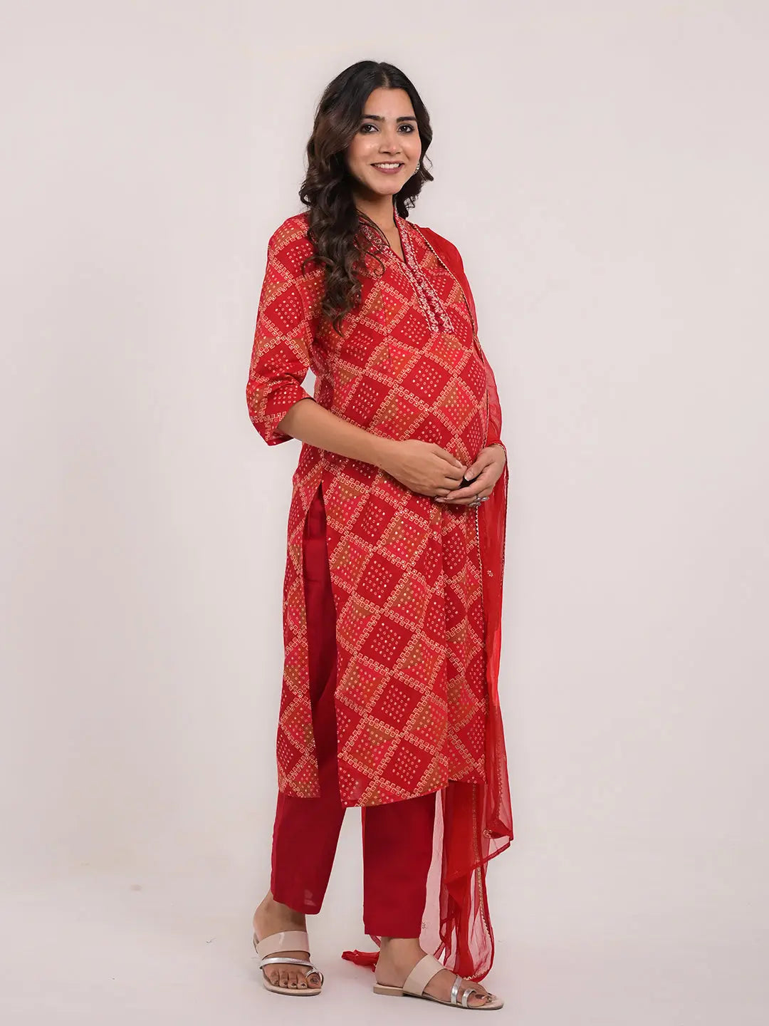 MUMZHUG RED COLORED BANDHEJ COTTON PRINT KURTA PANT AND DUPATTA FOR FEEDING AND MATERNITY PURPOSE mumzhug