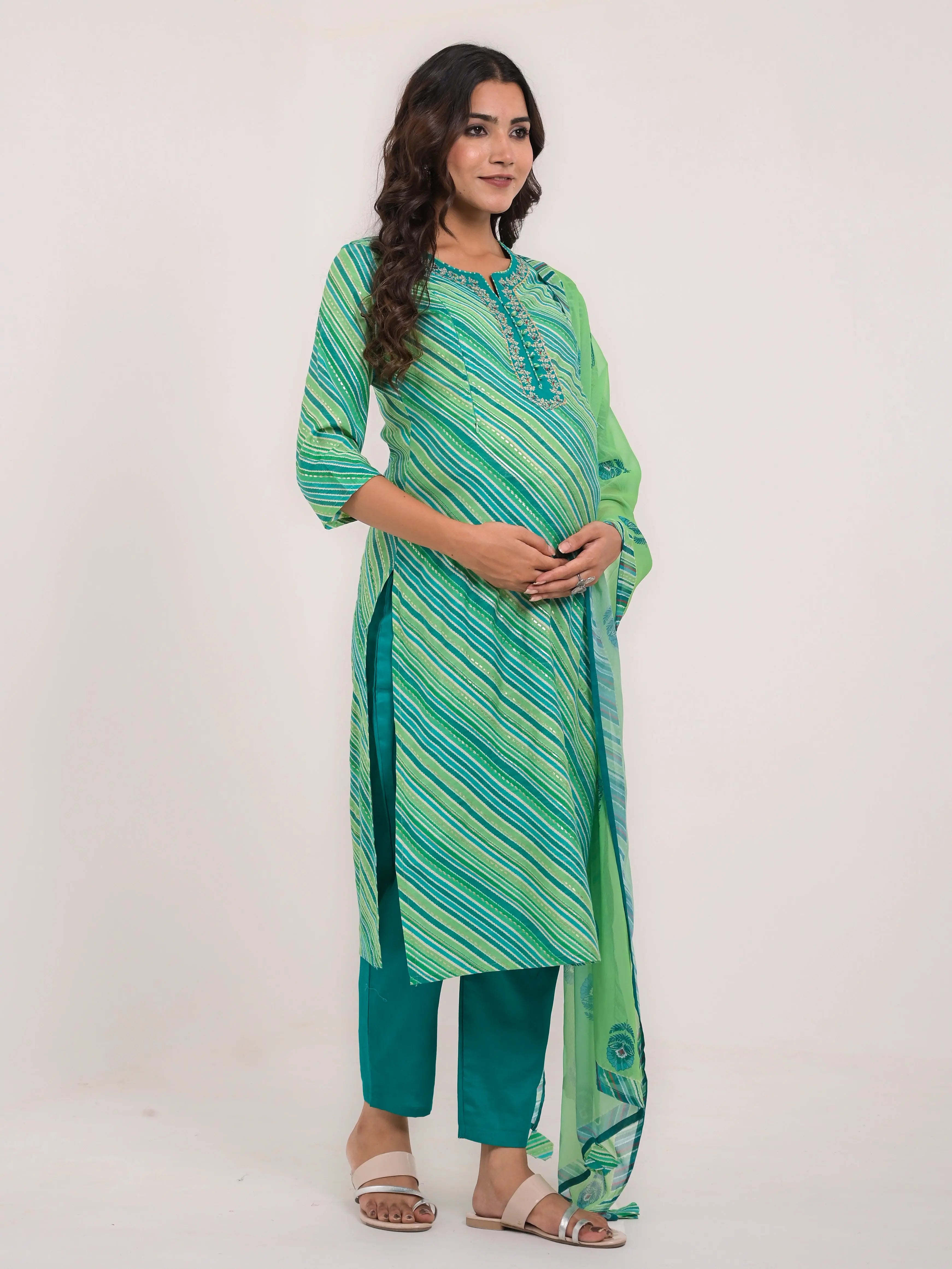 Mumzhug maslin embroided kurta with pant and dupatta for maternity and feeding purpose mumzhug