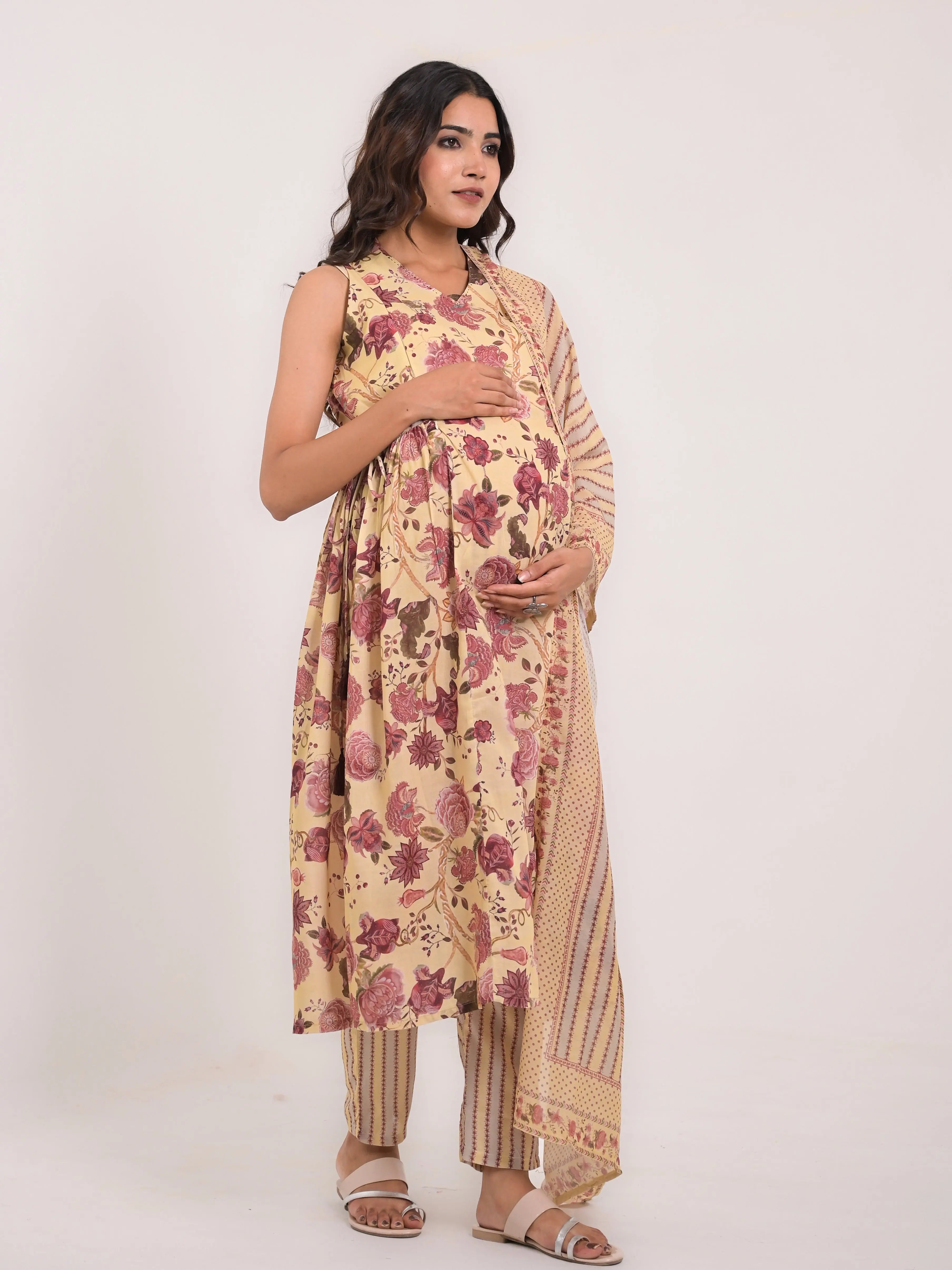 Mumzhug cotton flaired kurta with pant and dupatta for maternity and feeding purpose mumzhug