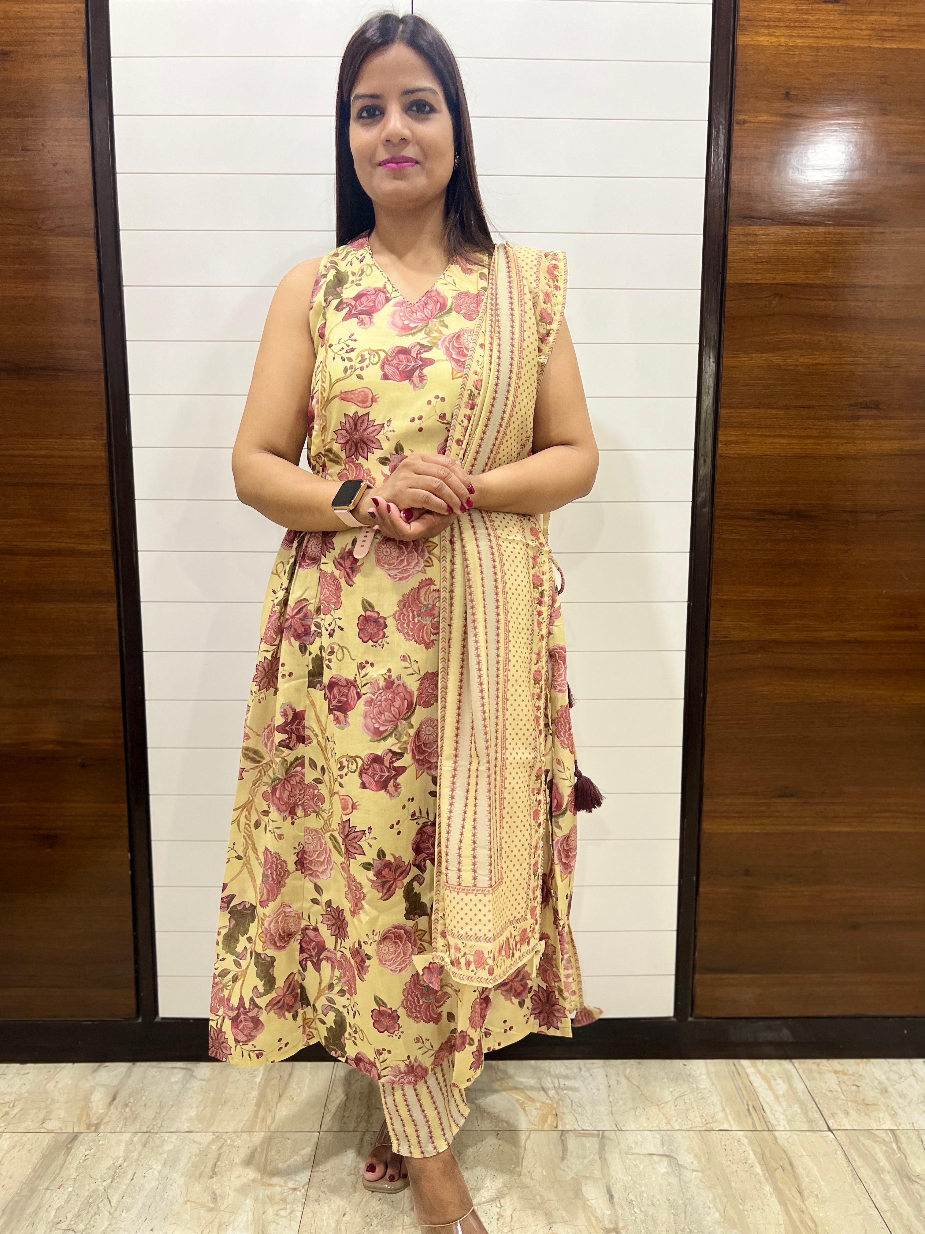 Mumzhug Cotton Falaired Kurta Pant And Dupatta Set For Maternity And Feeding Purpose