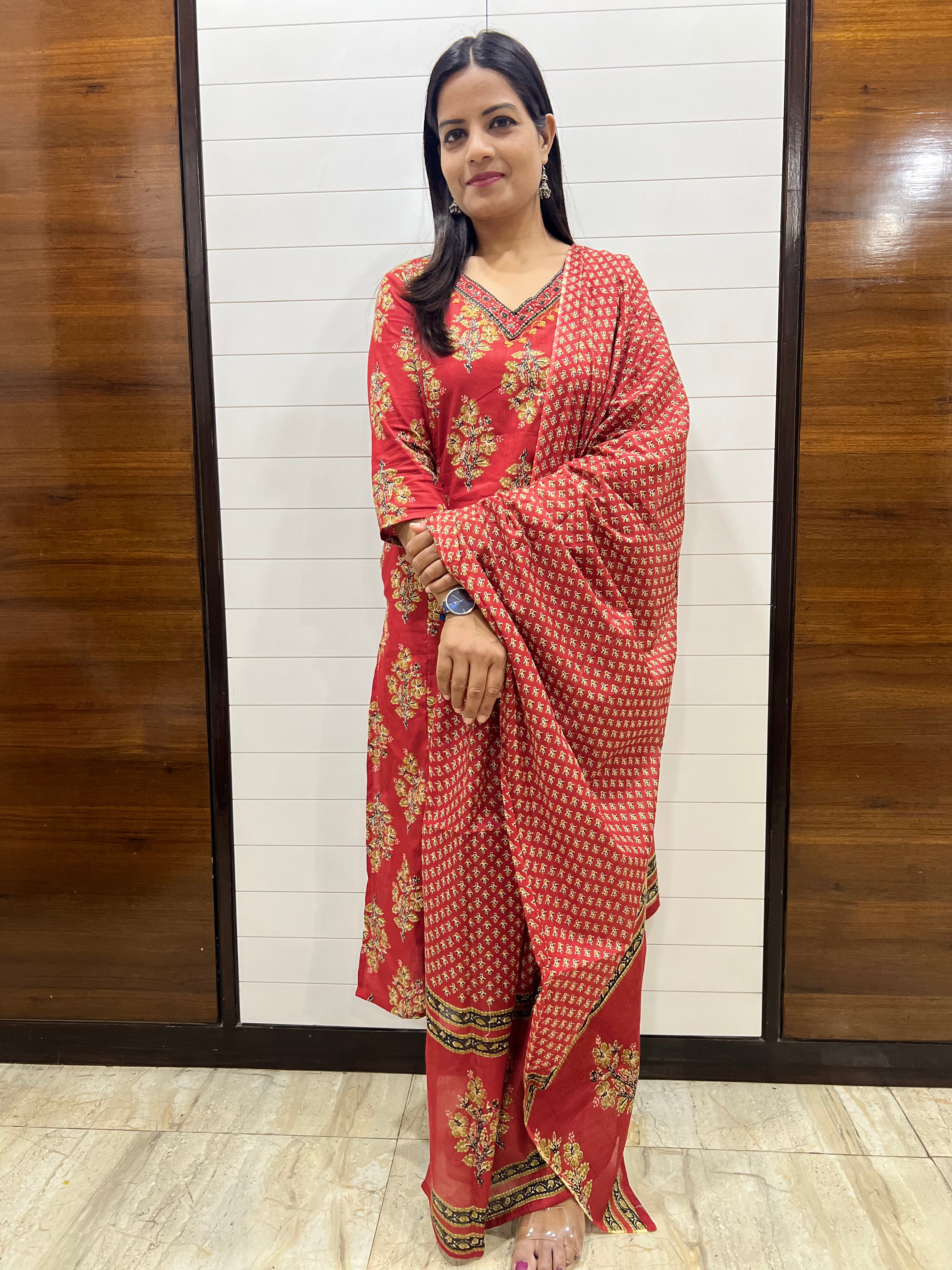 Mumzhug pure cotton red Jaipuri print feeding kurta pant and dupatta set