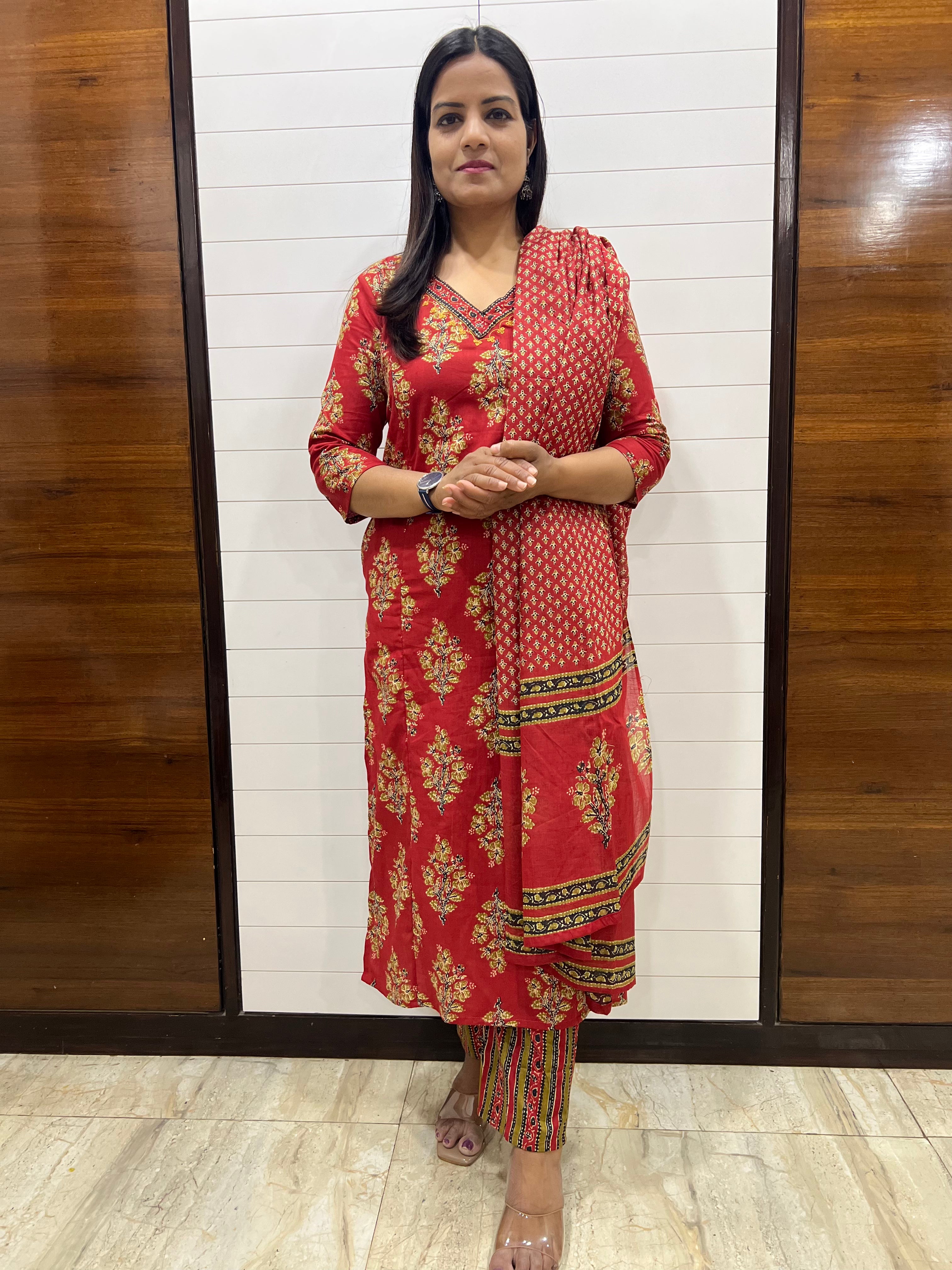 Mumzhug pure cotton red Jaipuri print feeding kurta pant and dupatta set