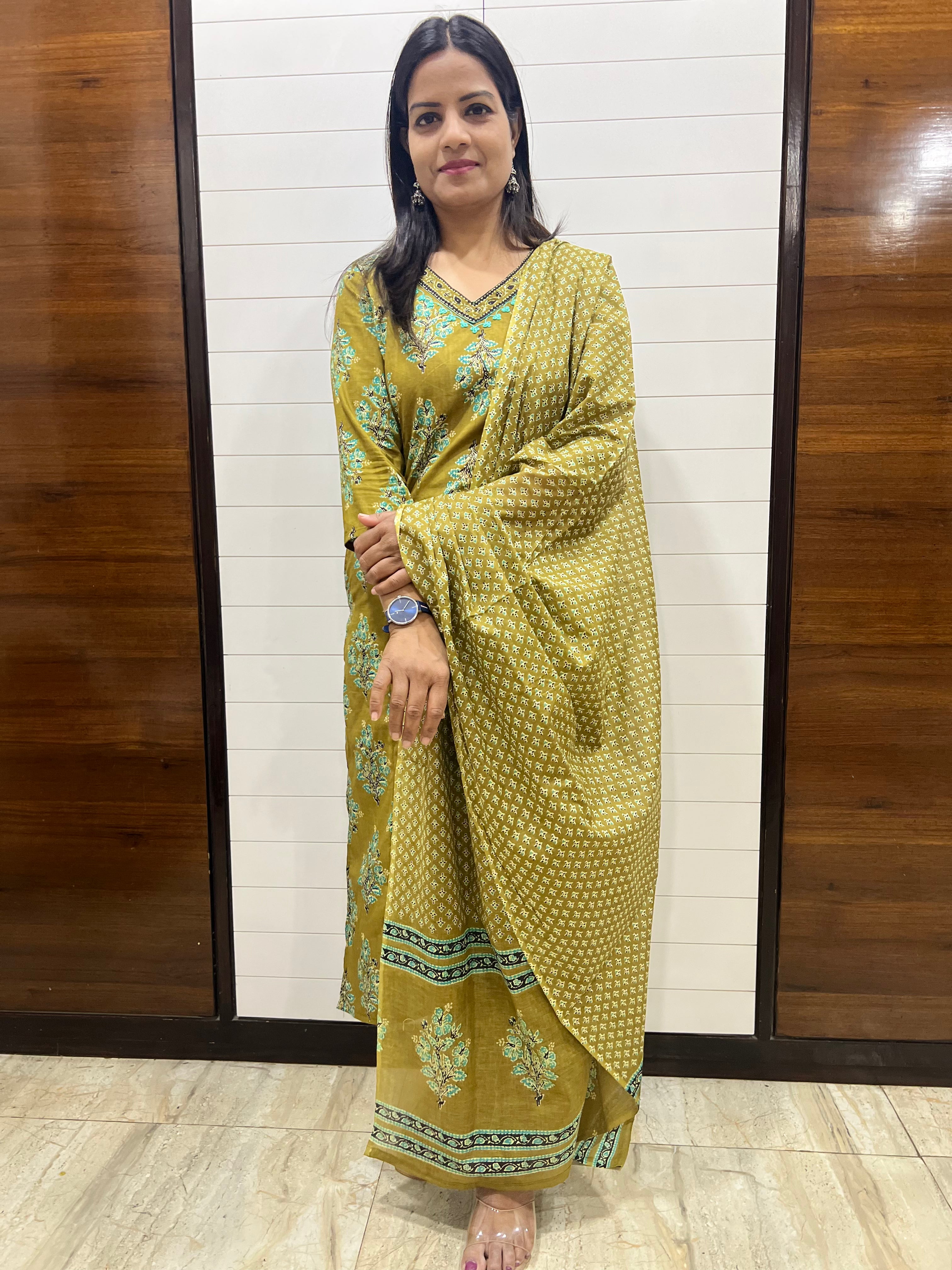 Mumzhug coriander Color Jaipuri print Pure Cotton Feeding Kurta Pant and Dupatta Set