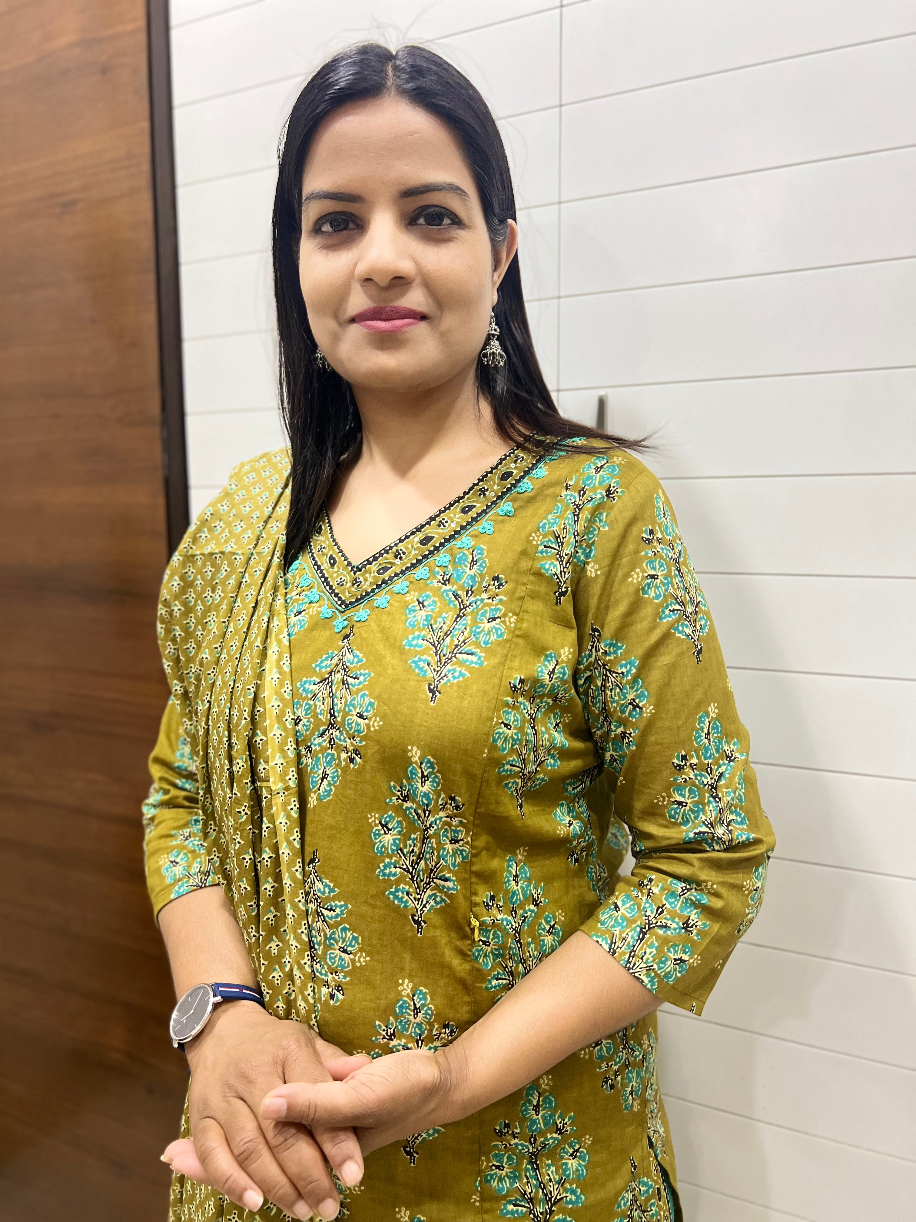 Mumzhug coriander Color Jaipuri print Pure Cotton Feeding Kurta Pant and Dupatta Set