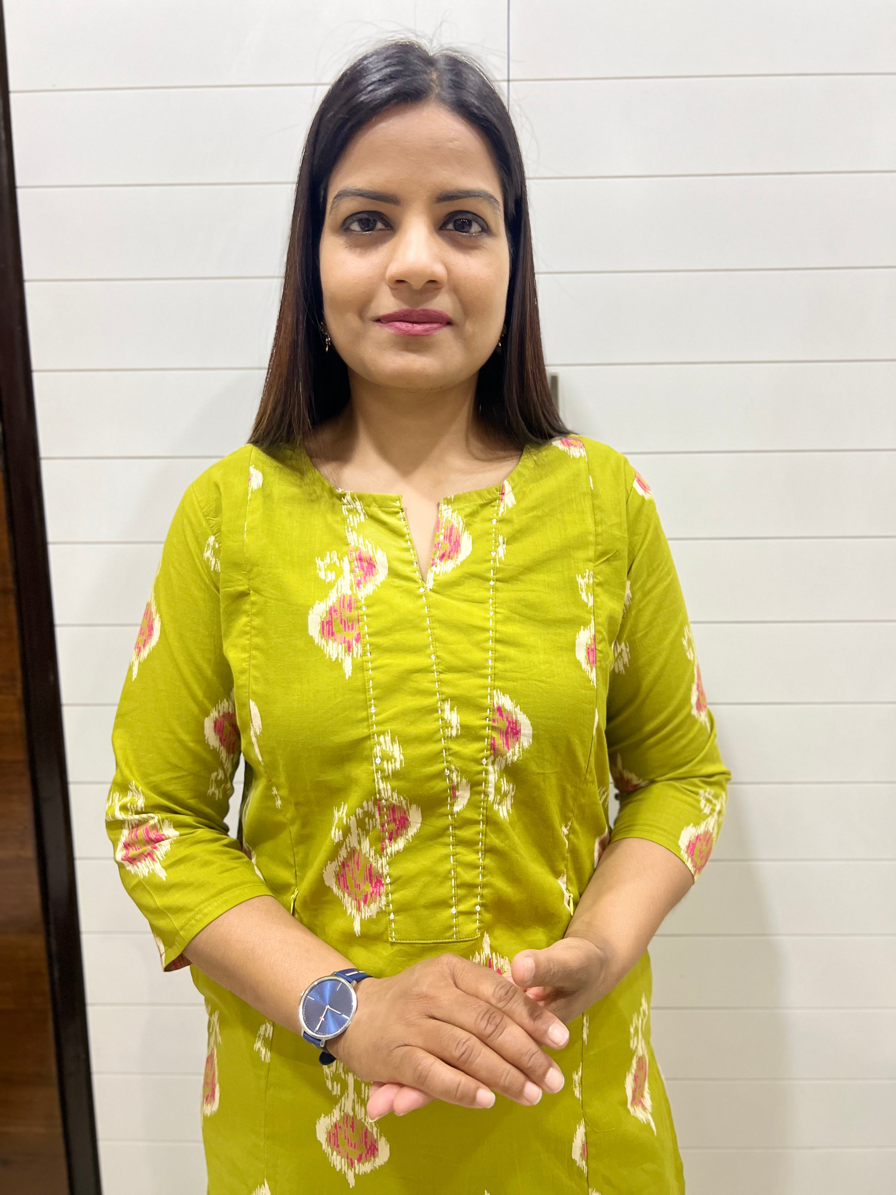 Mumzhug Green Pure Cotton Feeding Kurta with side Pocket