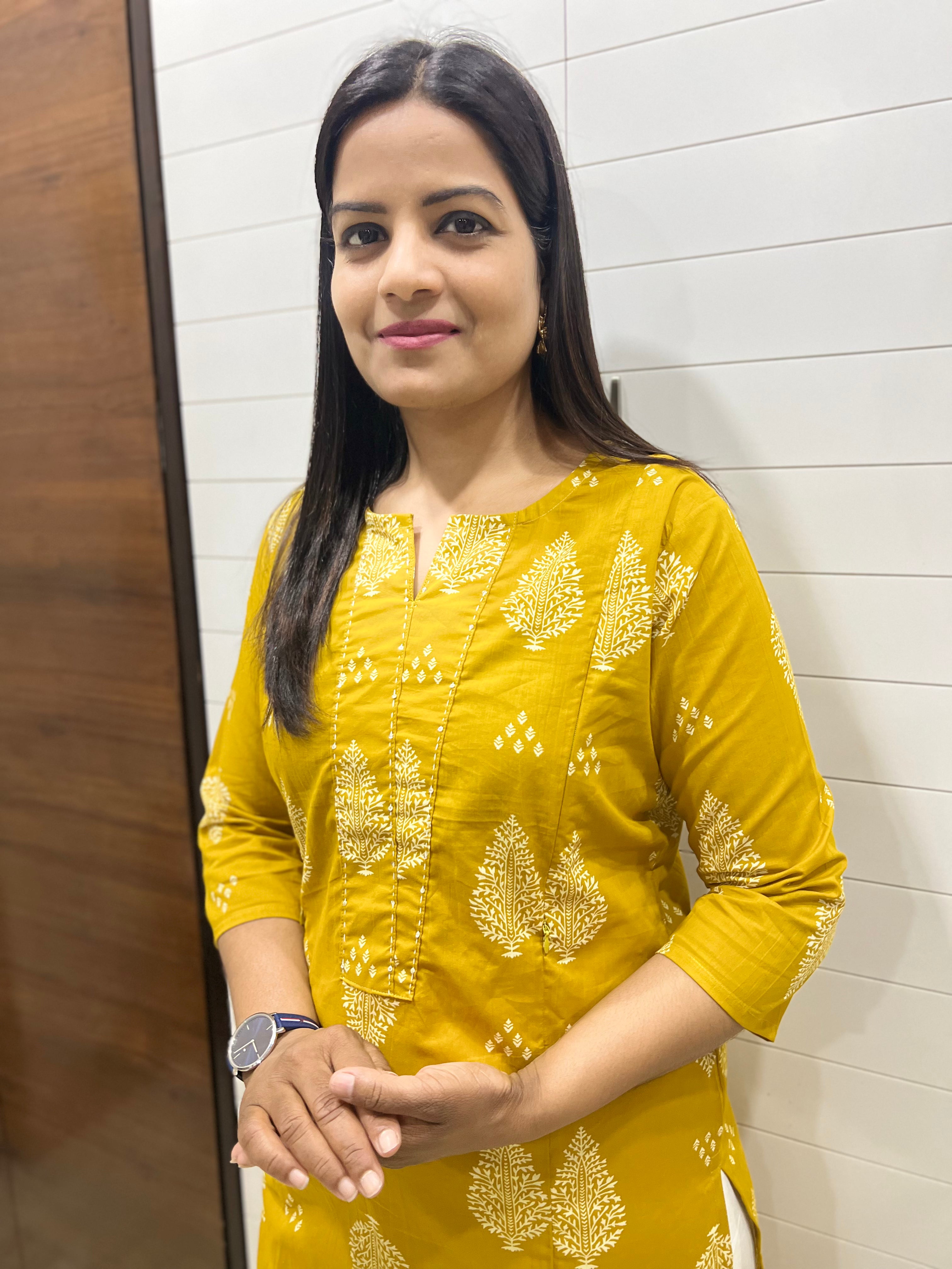 Mumzhug Pure Cotton Yellow Feeding Kurta with Side Pocket