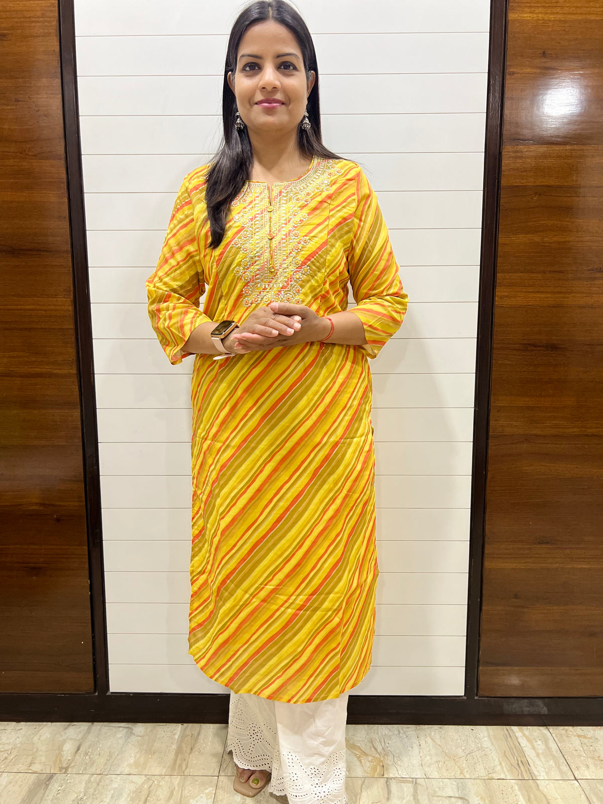 Mumzhug yellow cotton feeding kurta with attached lining