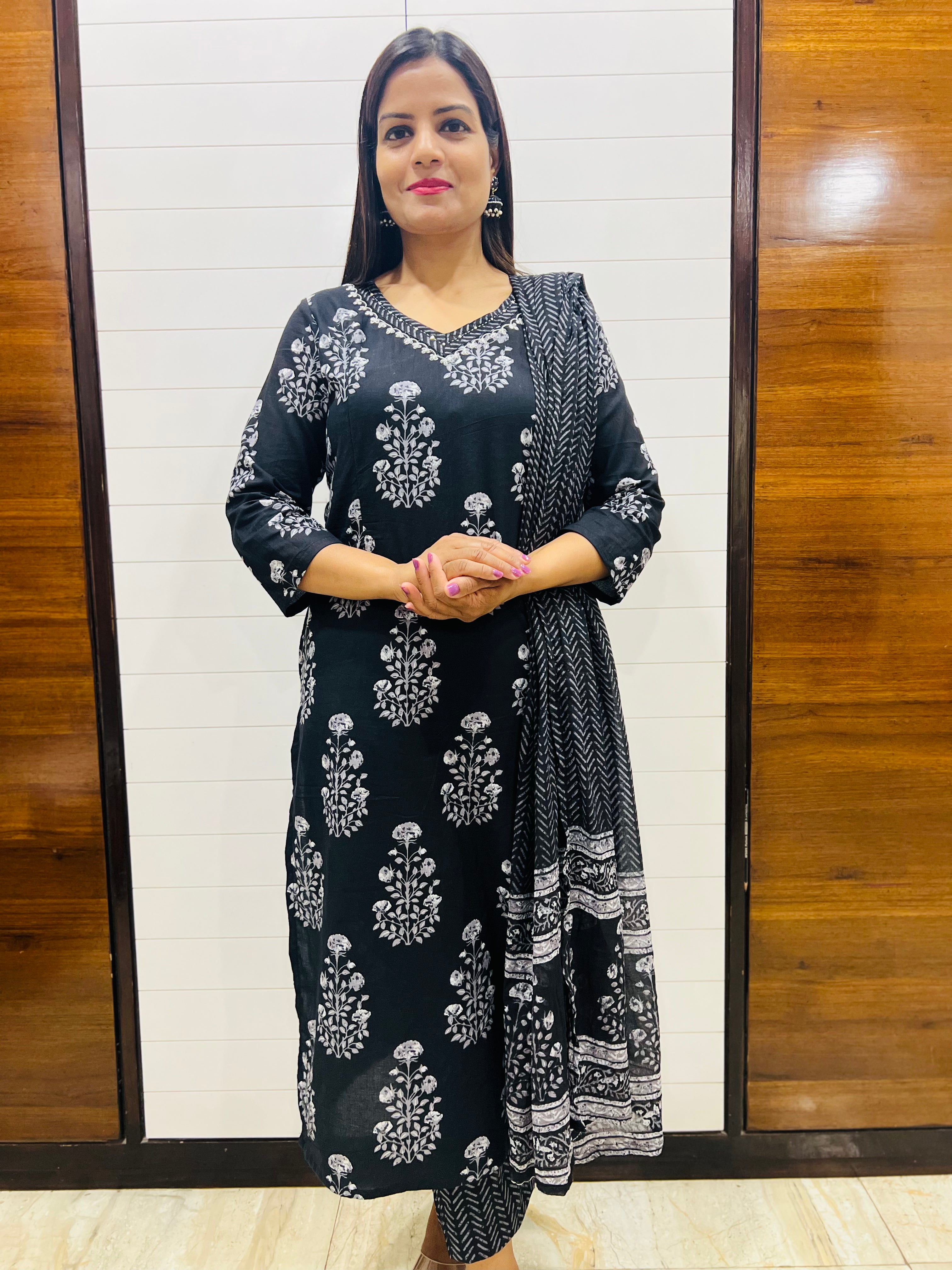 Pre-Book Mumzhug Pure Cotton Black Feeding Kurta Pant and Dupatta Set -prebooking is currently closed