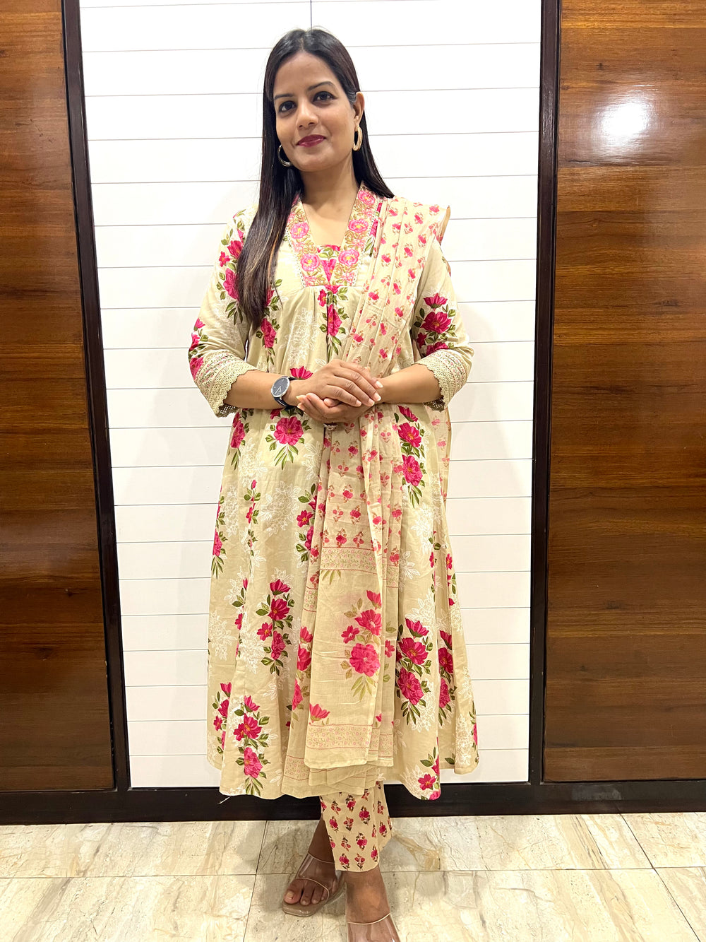 Beige Jaipuri Print Cotton Maternity & Feeding Kurta Pant Set with Dupatta – Mumzhug Ethnic Wear