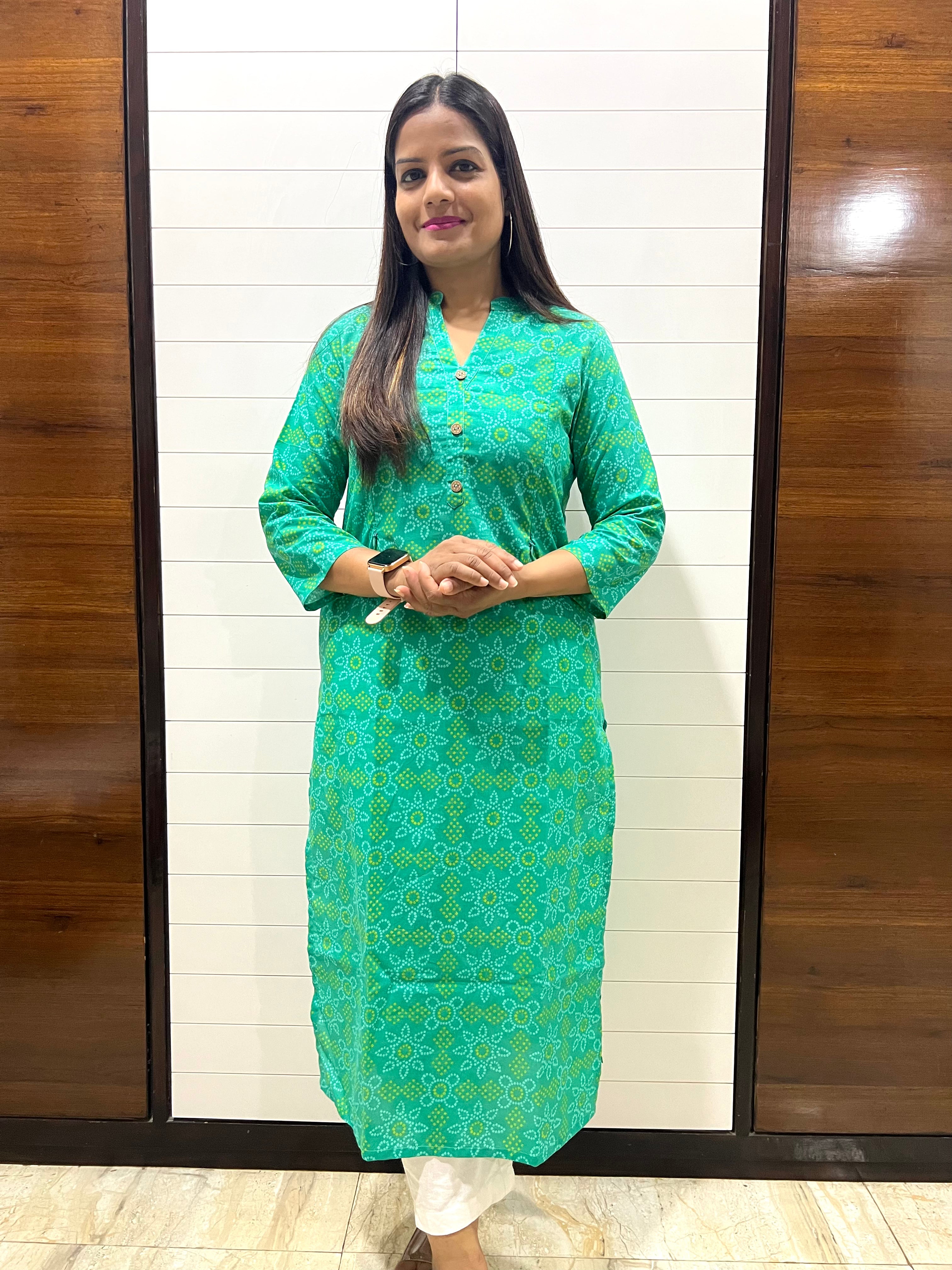 Mumzhug Green Bandhej Cotton Printed Feeding Kurti