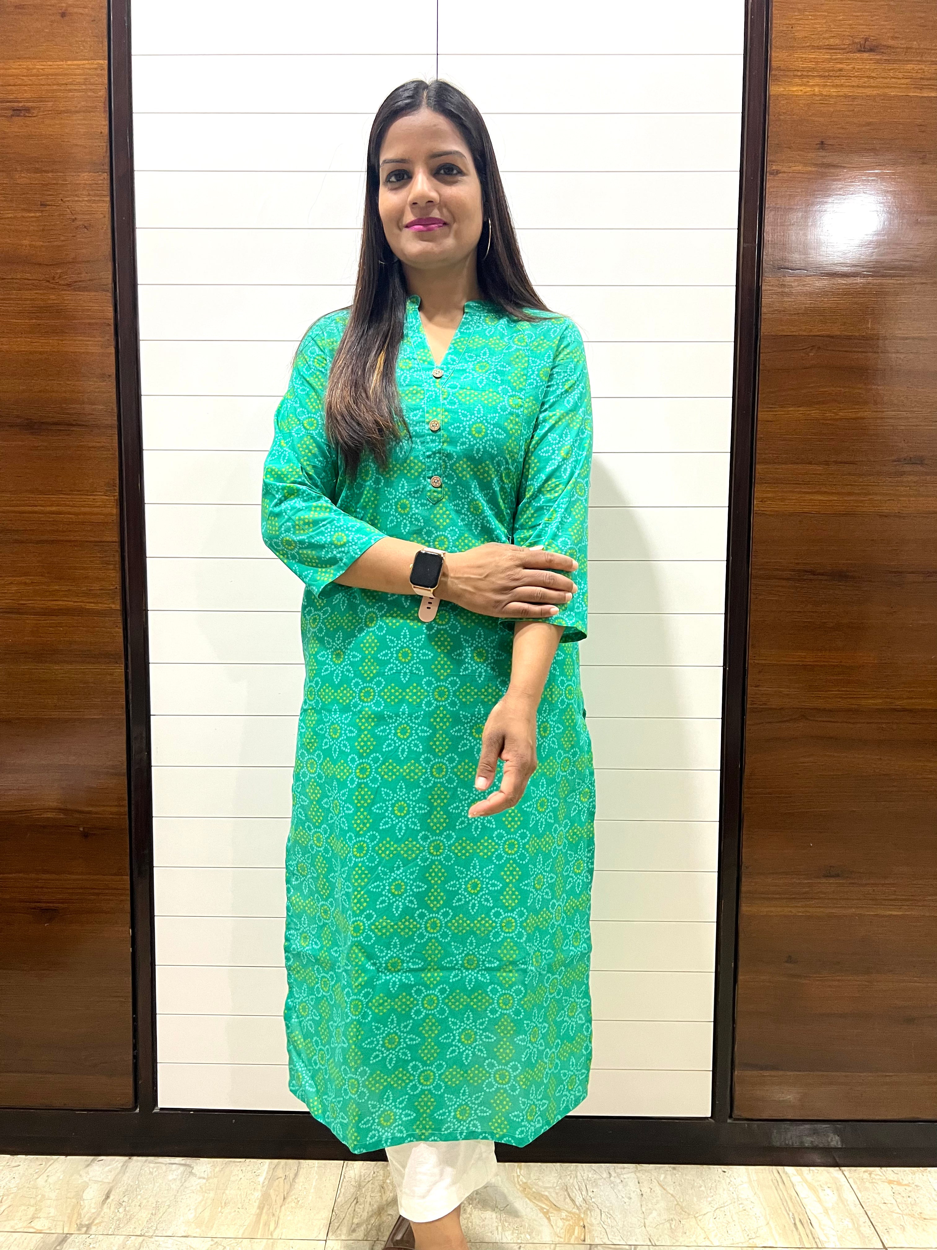 Mumzhug Green Bandhej Cotton Printed Feeding Kurti